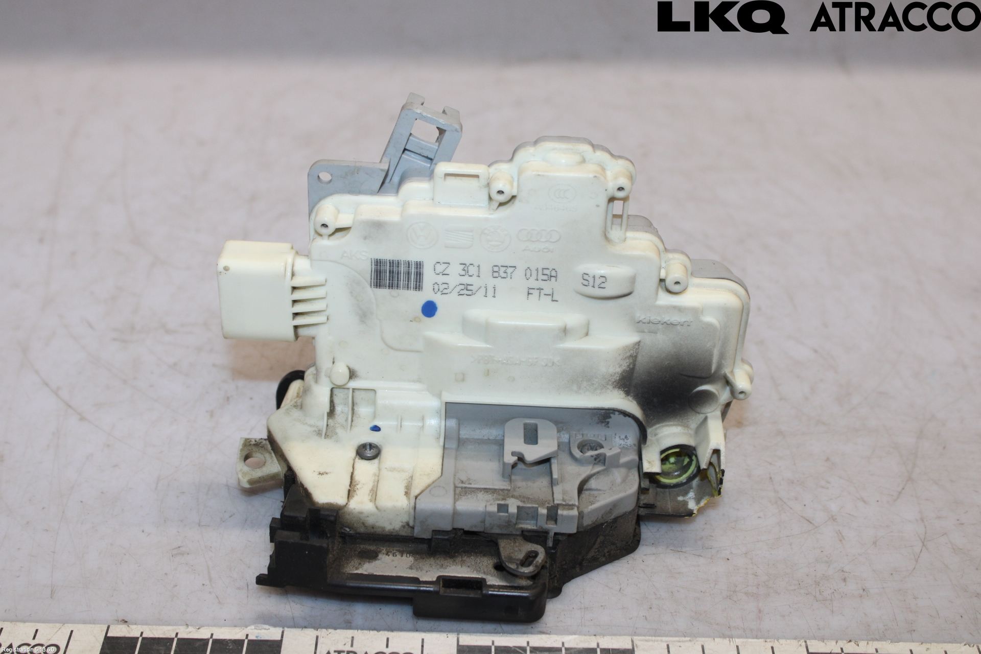 Volkswagen VW PASSAT 11-14 Dørlås - Låsekasse