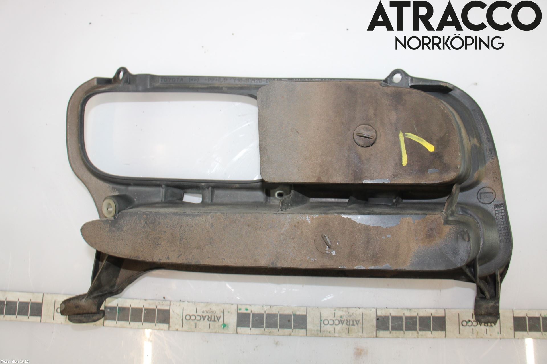 Toyota AVENSIS 03-06 Frontlykt Kurve-Tåkelys Ramme