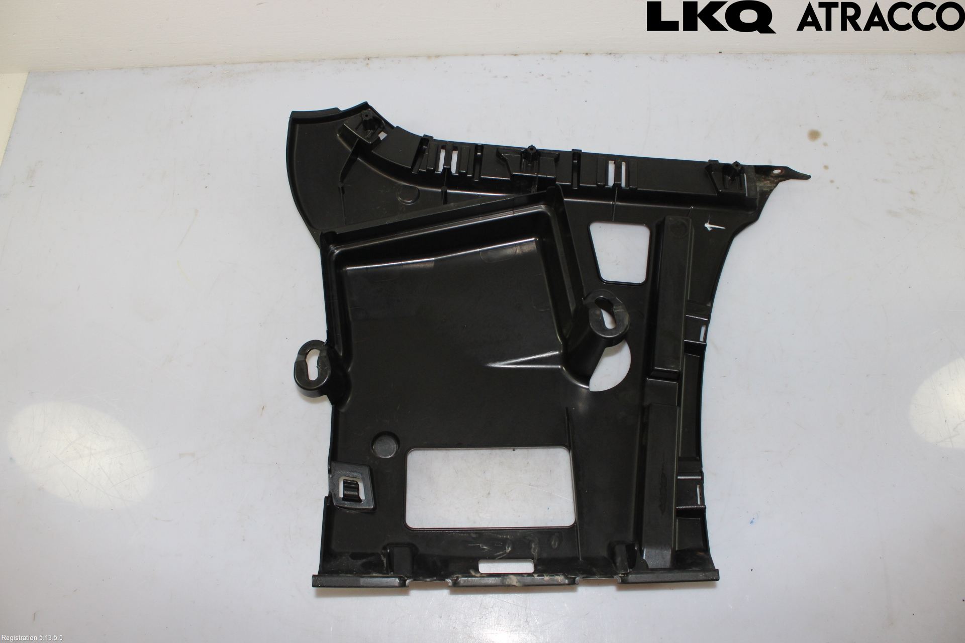 BMW 3 F30/F31/F80 12-19 Støtfangerfeste Bak Venstre