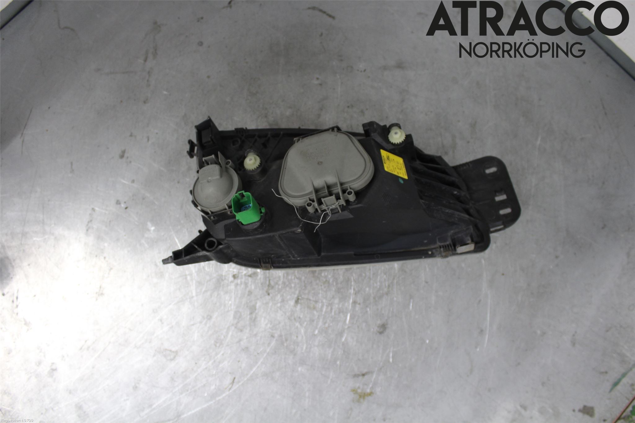 Ford FIESTA     00-01 Frontlykt Venstre
