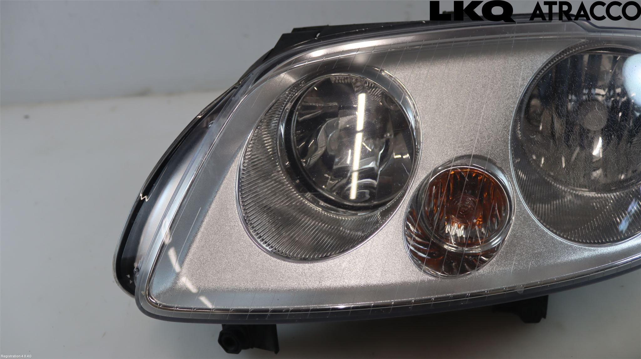 Volkswagen VW CADDY      04-10 Frontlykt Venstre
