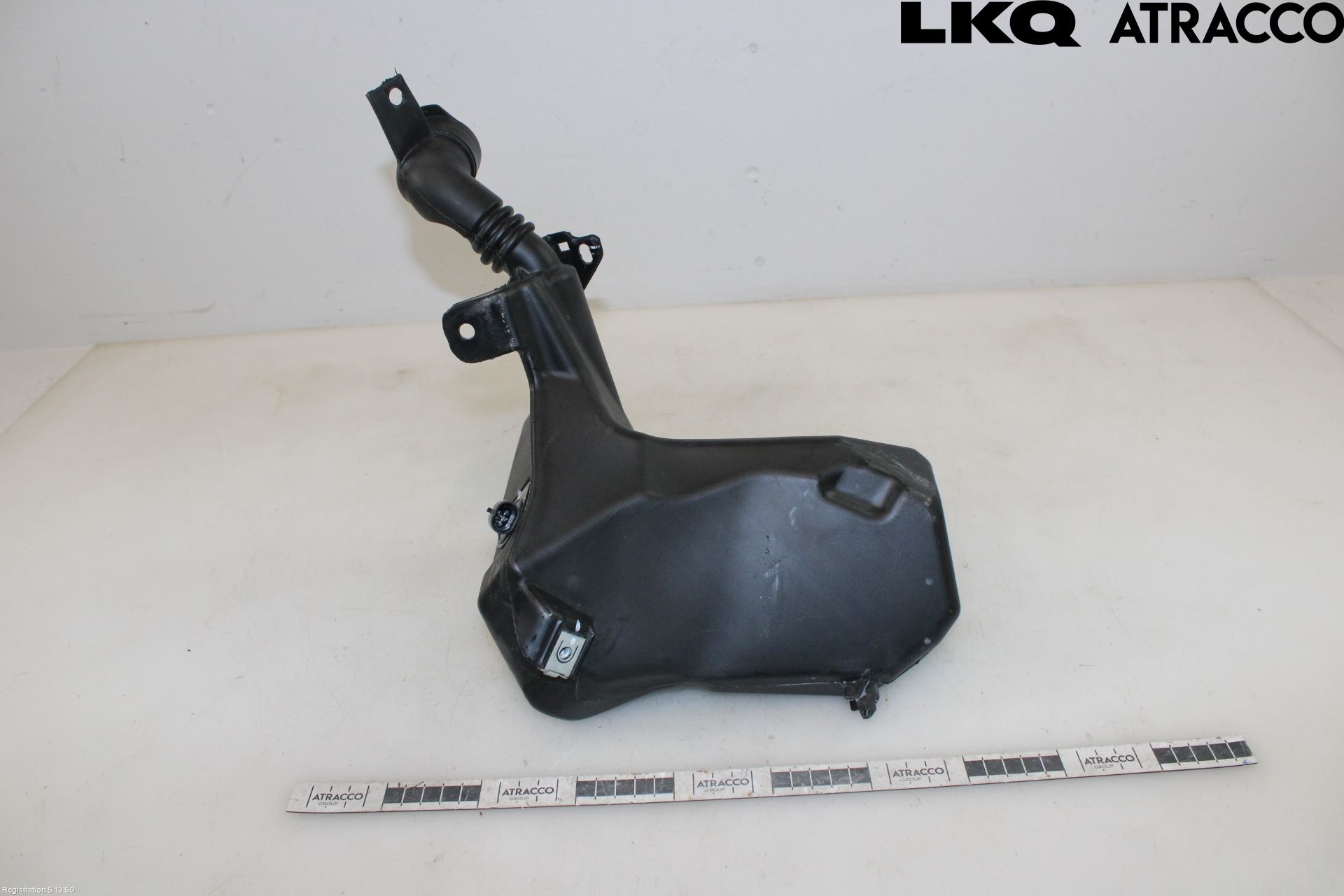Tesla MODEL 3 17- Spylerbeholder Frontrute-Lykte