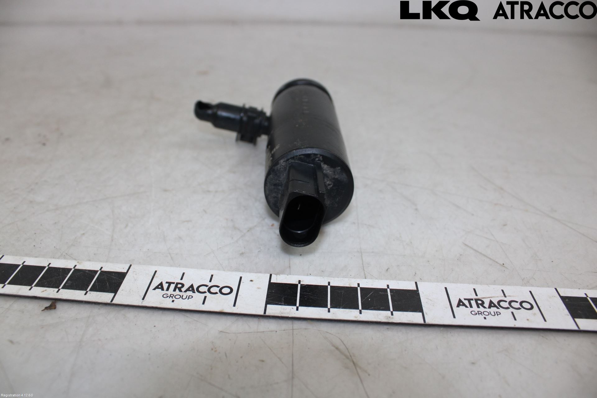 Volkswagen VW CADDY      04-10 Spylerpumpe Frontrute