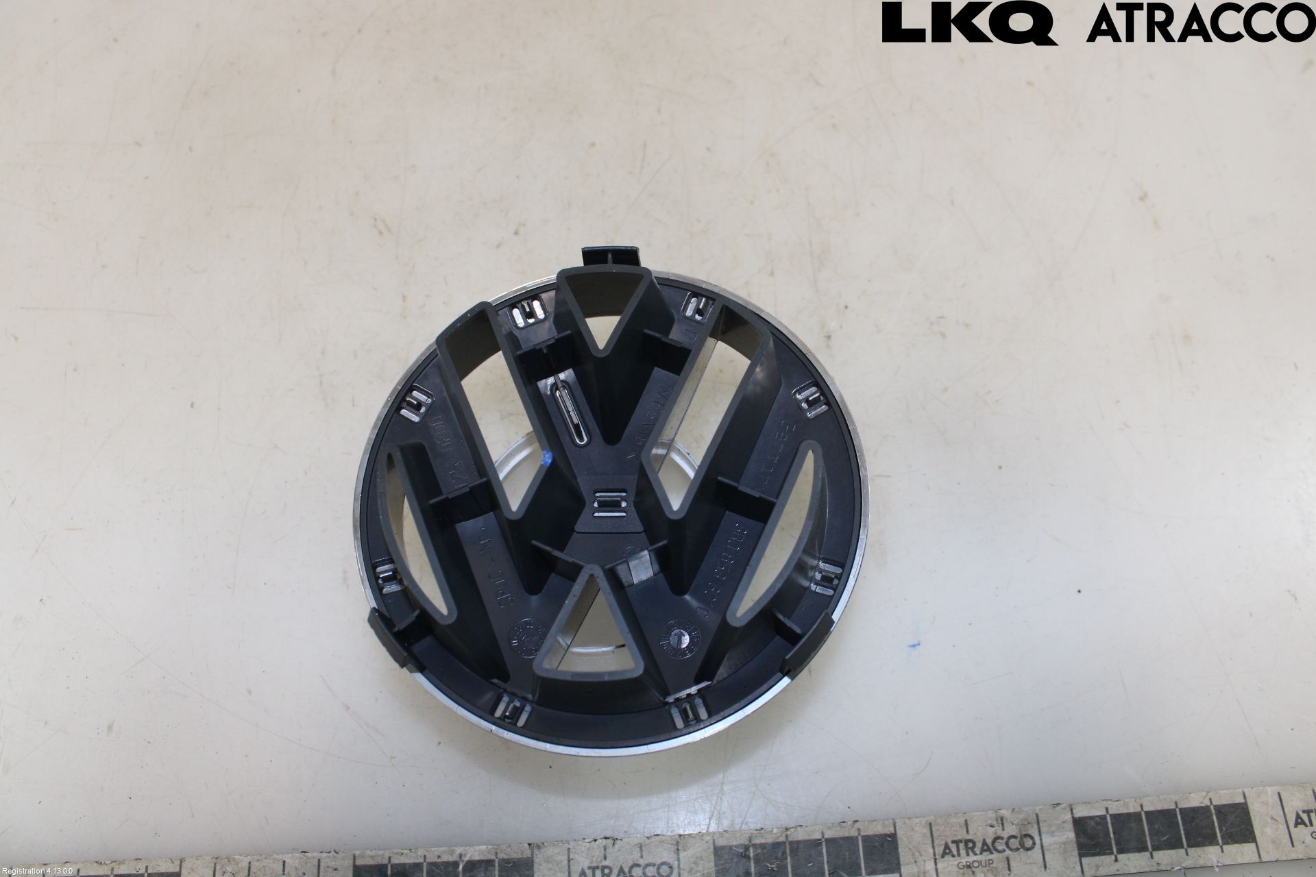 Volkswagen VW CADDY      04-10 Emblem