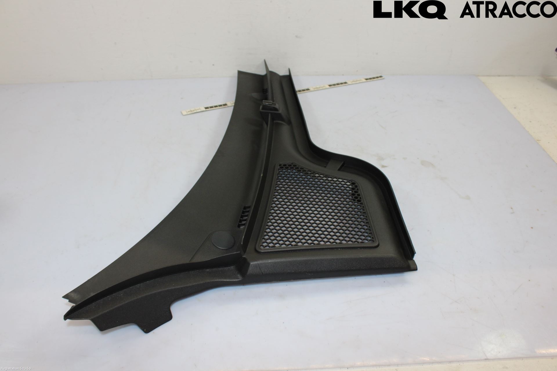 Skoda OCTAVIA (NX) 20- Visker Deksel-Grill-Under Frr