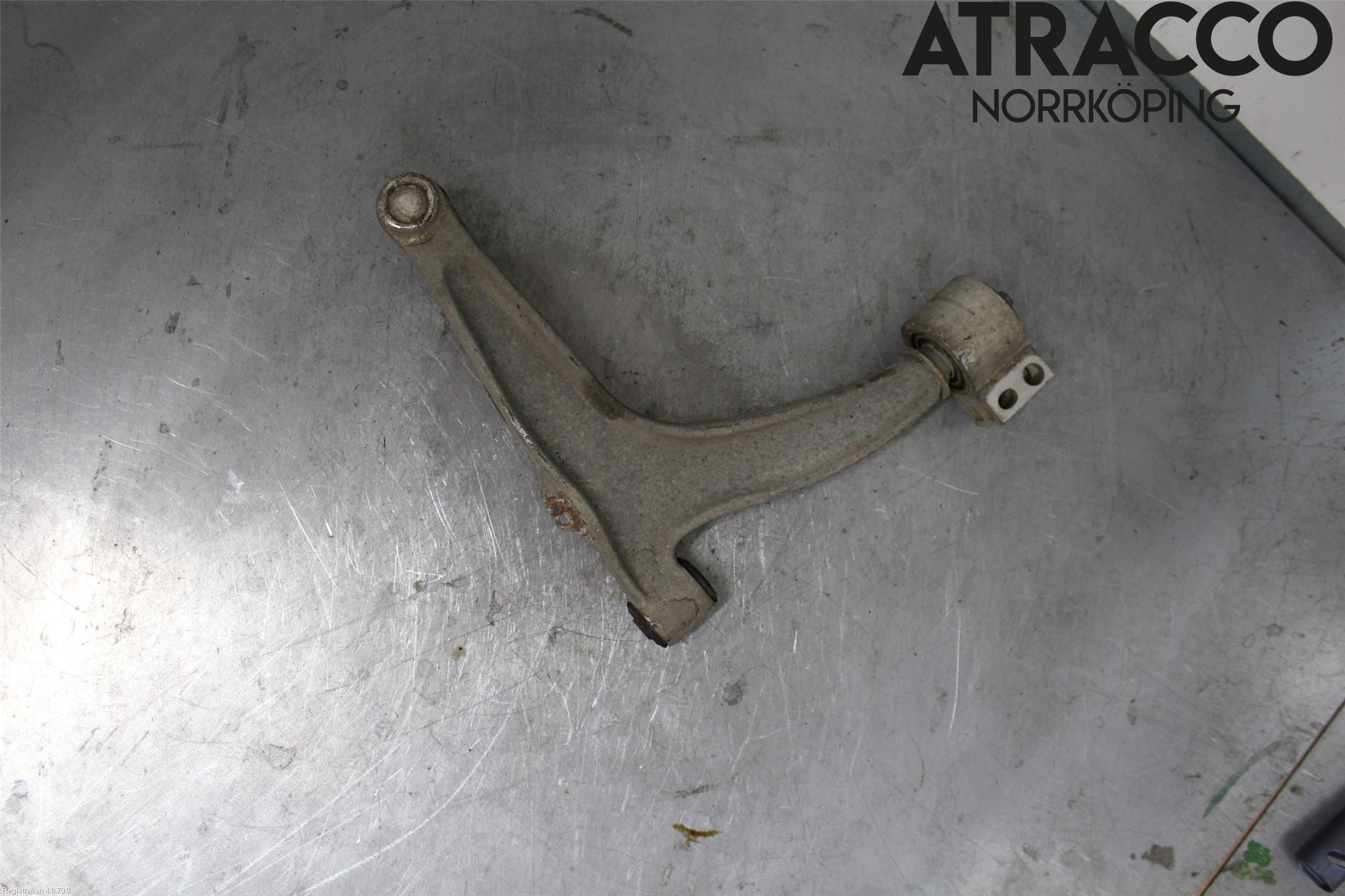 Saab 9-3 VER 2 Bærearm Foran Venstre Nedre