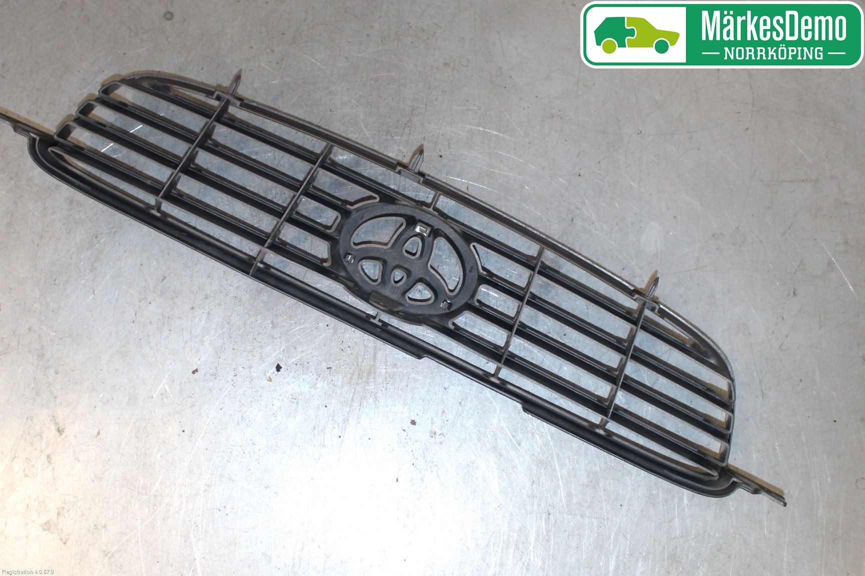 Toyota COROLLA 98-01 Grill Komplett