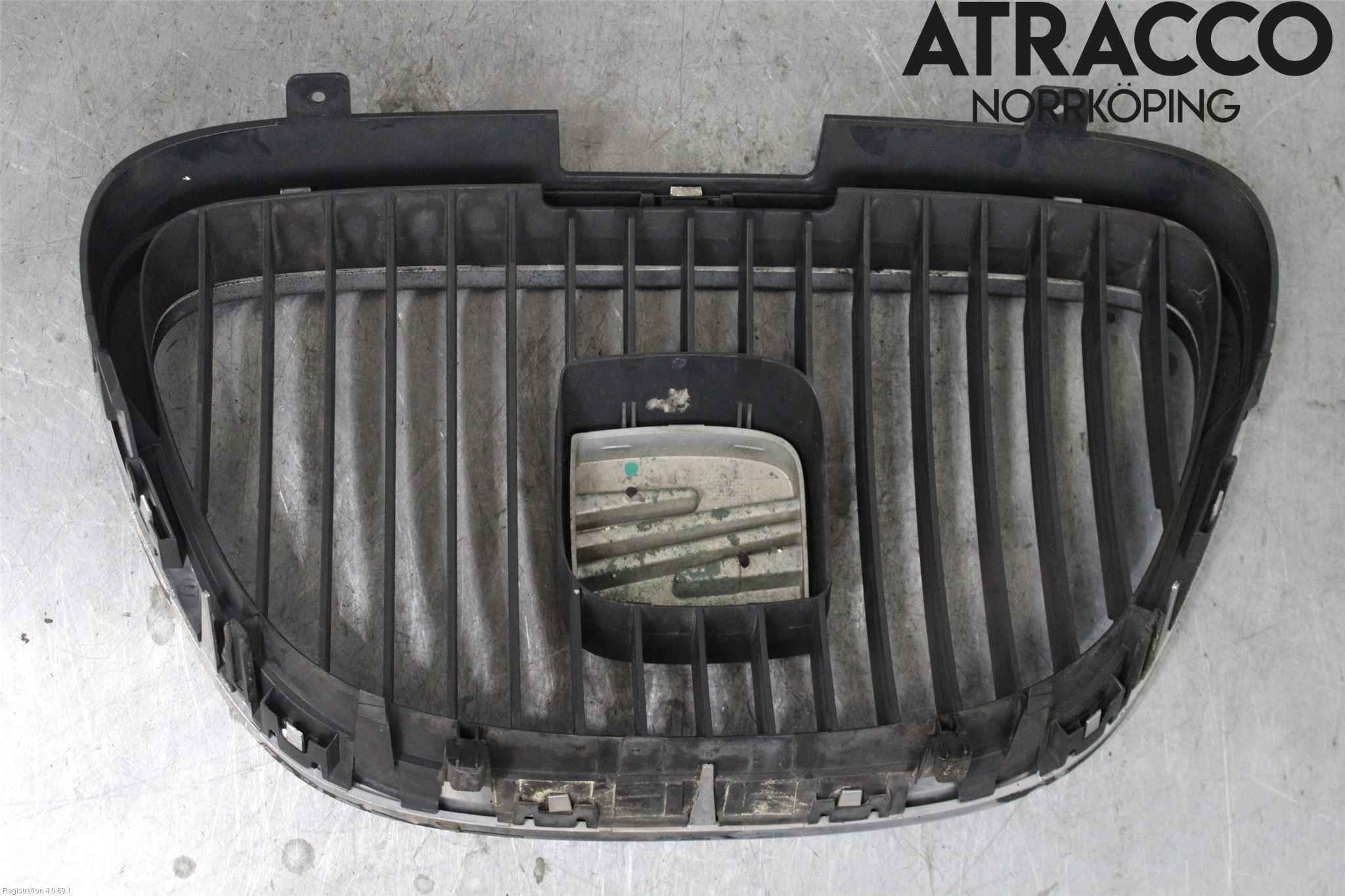 Seat LEON 06-12 Grill Komplett