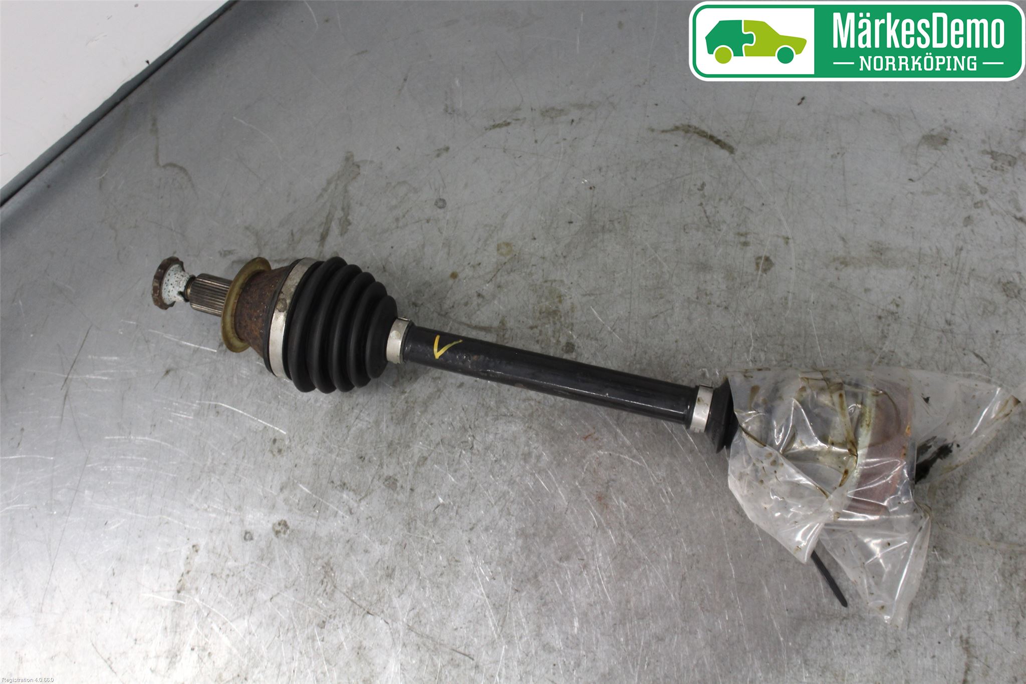 Volkswagen VW POLO 10-17 Drivaksel Foran Kompl Venstre