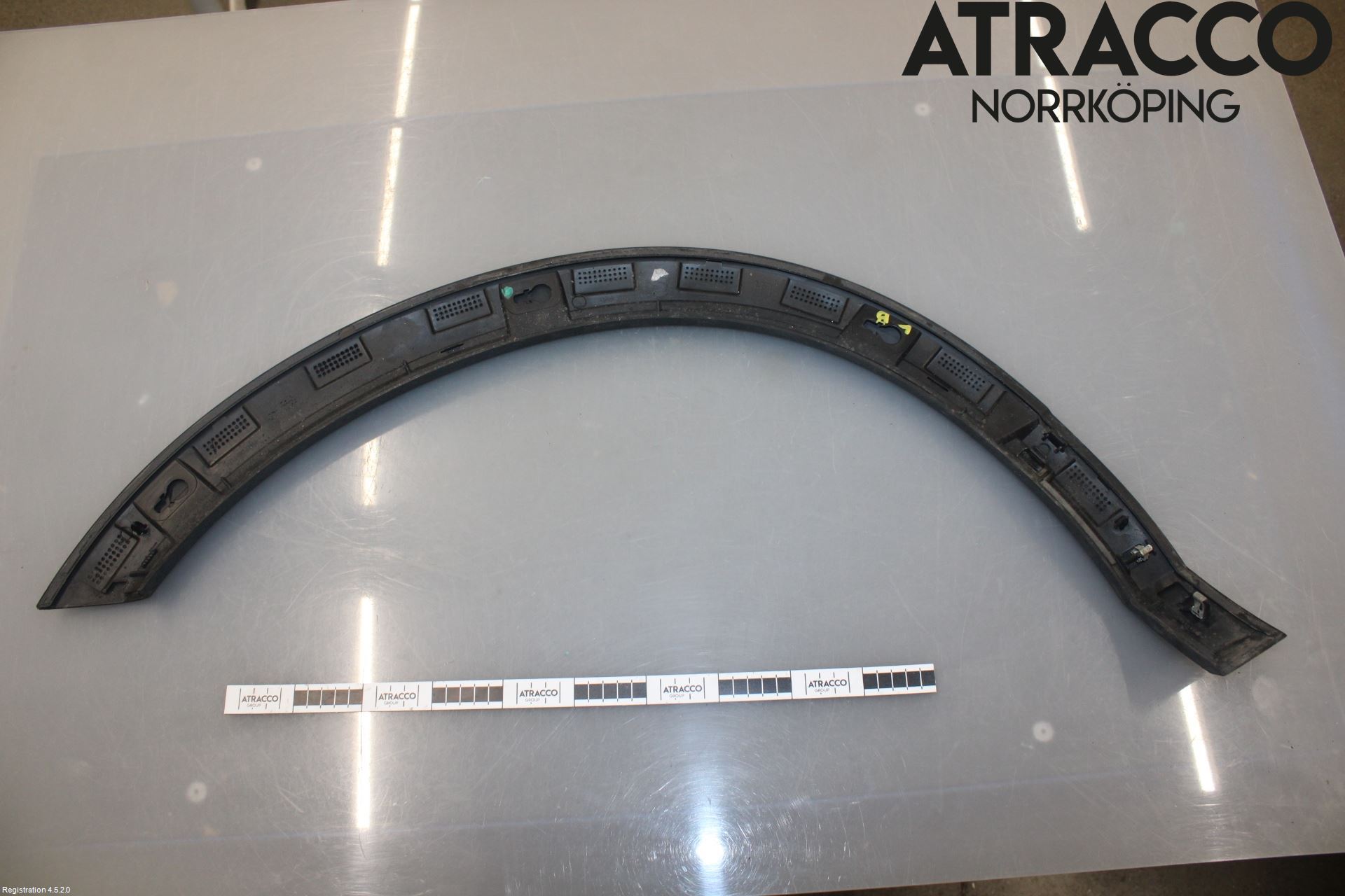 Volvo V60 CROSS COUNTRY 16-18 Skjerm Bredder
