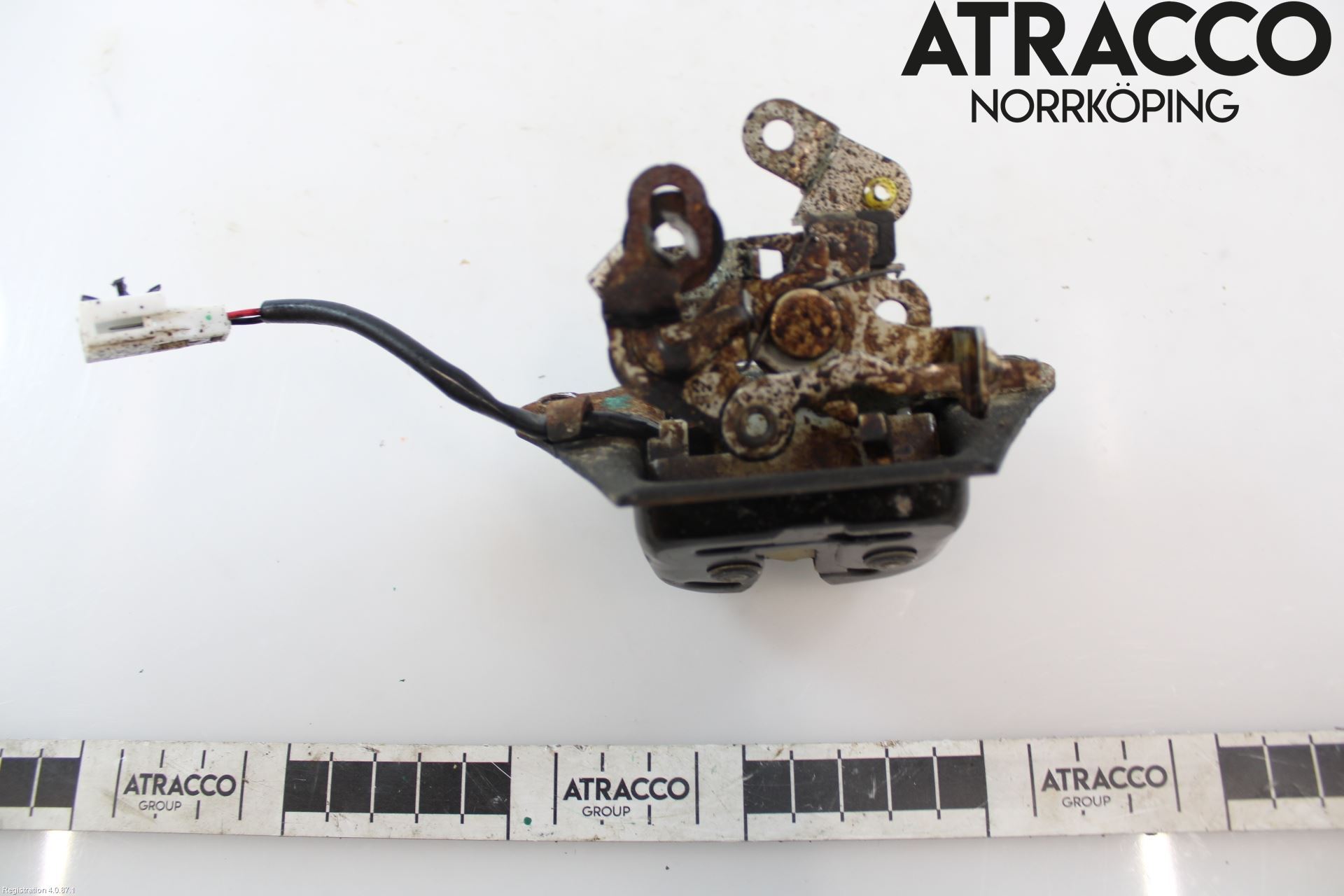 Nissan ALMERA    00-06 Bakluke-Lokk Låsekasse