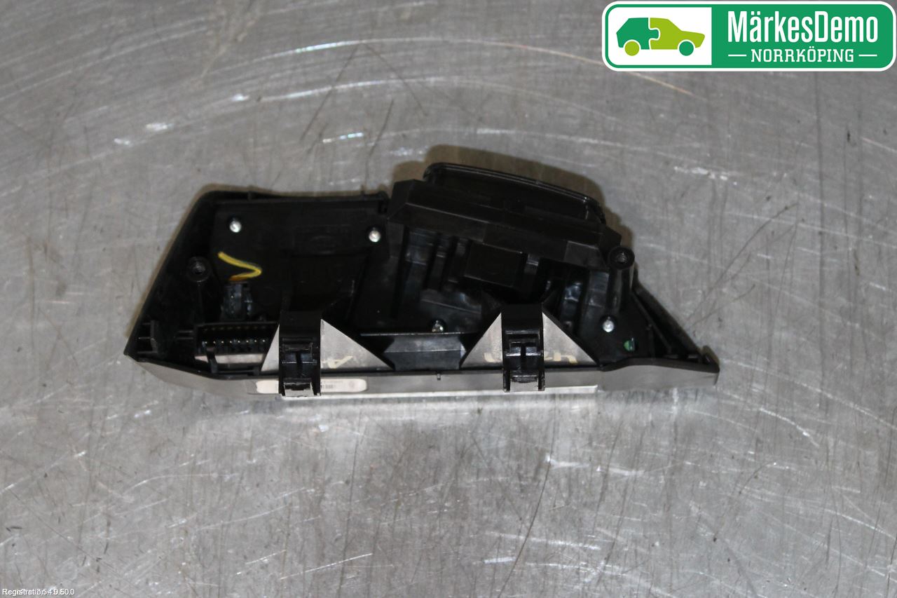 Landrover LAND ROVER DISCOVERY 4 10-16 Bryter Ratt Radio-Stereo