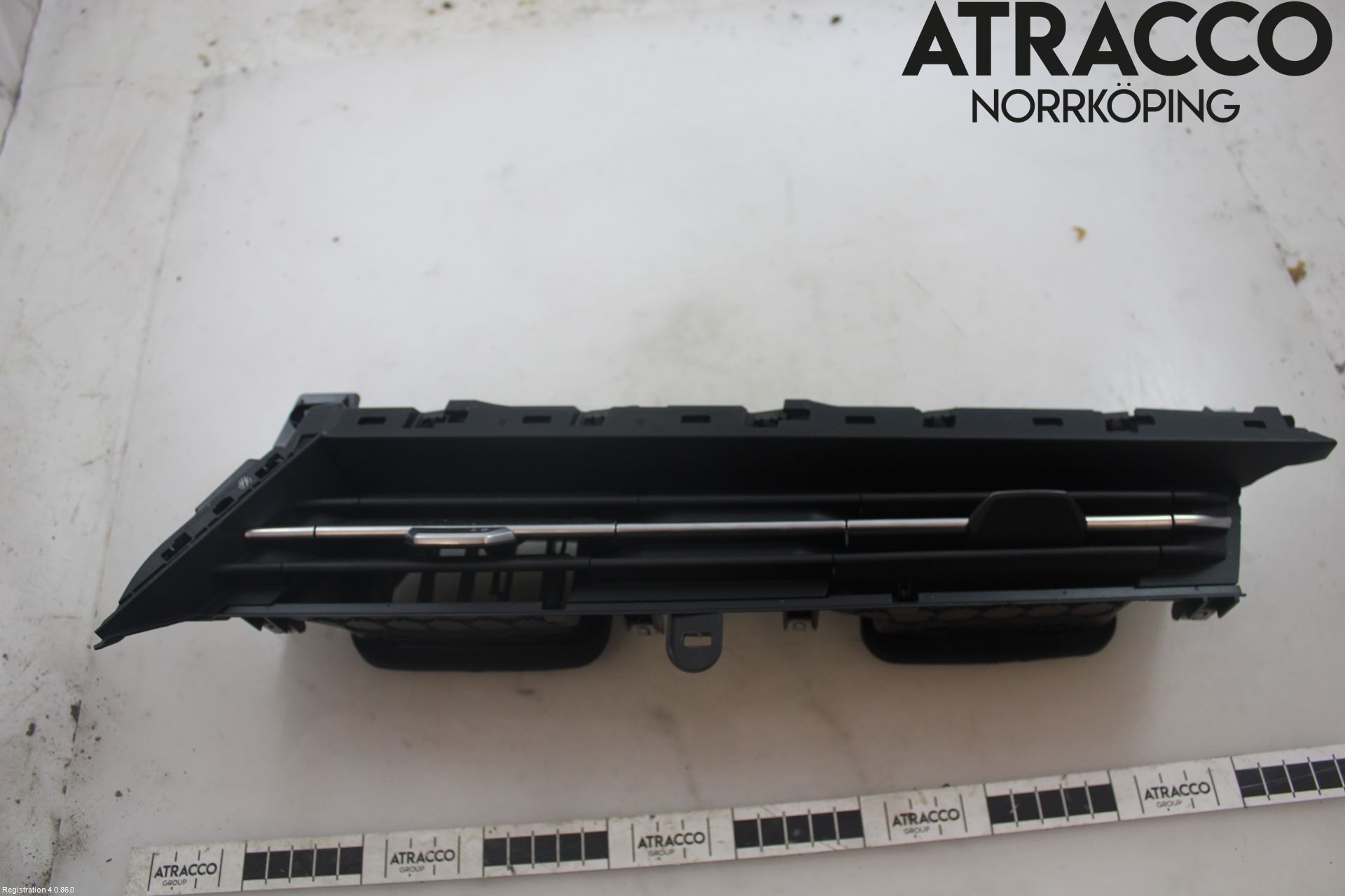 Audi Q4 E-TRON FZ 22- Dashbord Kanal - Dyse