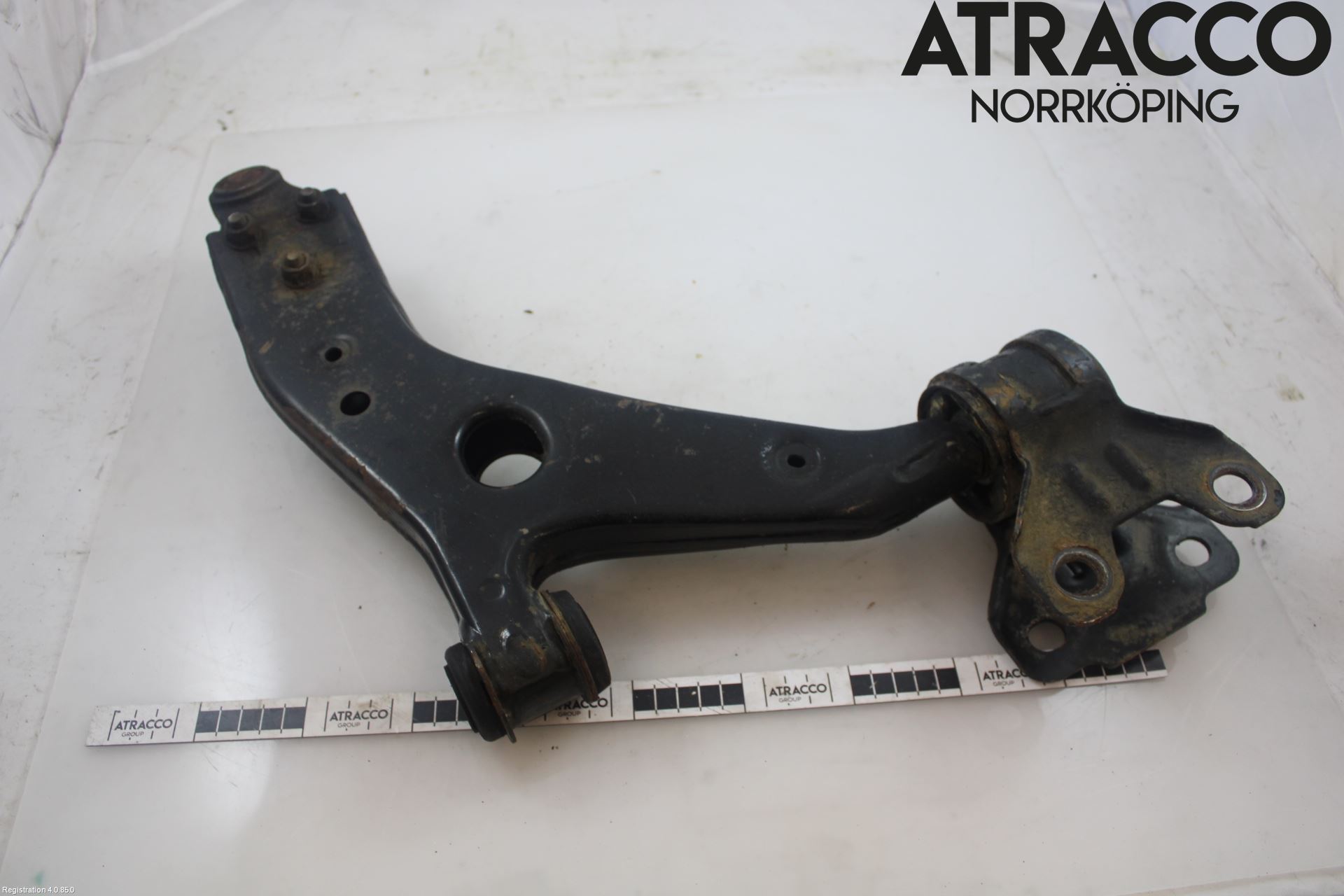 Ford TRANSIT/TOURNEO CONNECT 13-22 Bærearm Foran Venstre Nedre