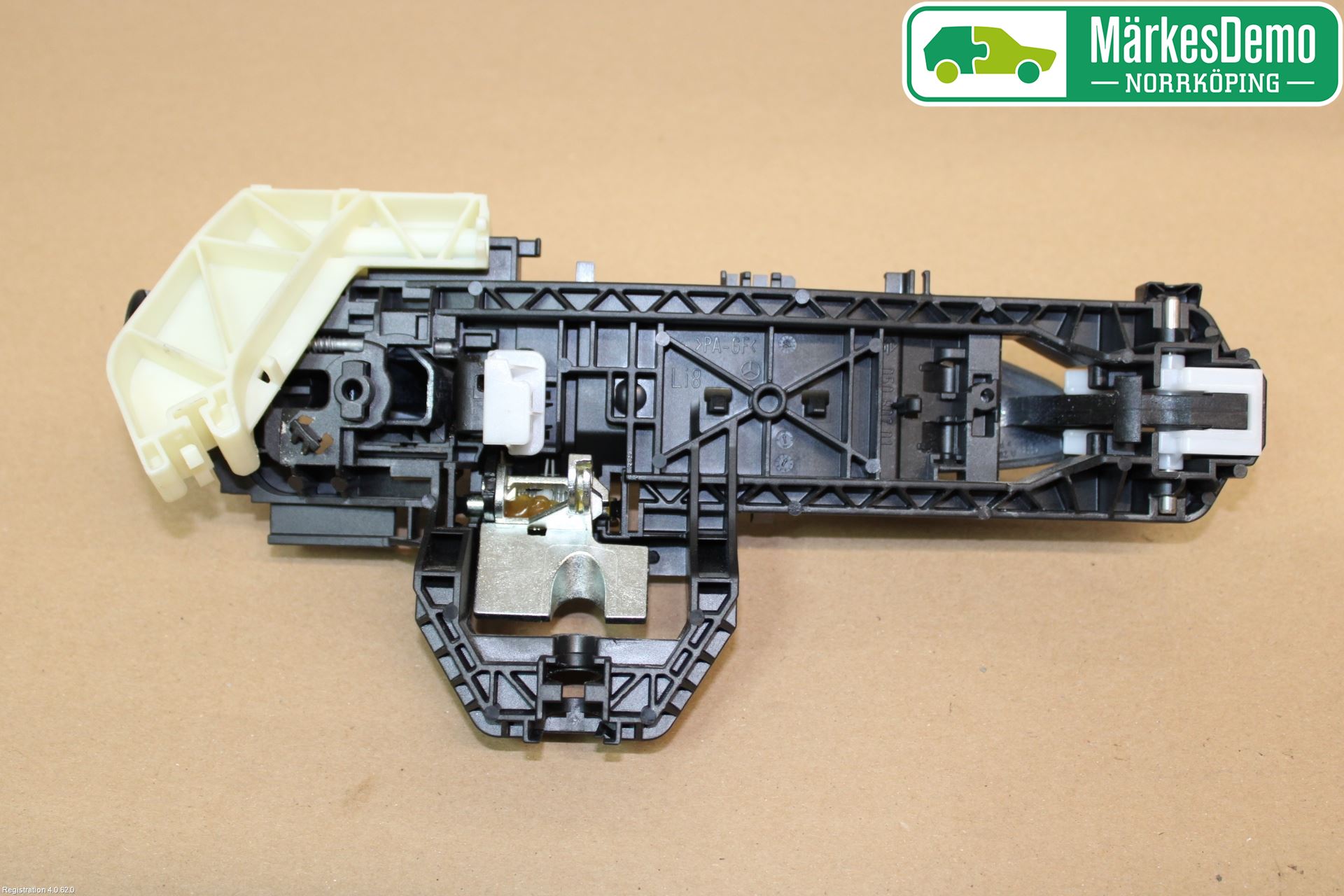 Mercedes-Benz MB E-KLASS (W212) 09-16 Dørhandtak Ytre Venstre