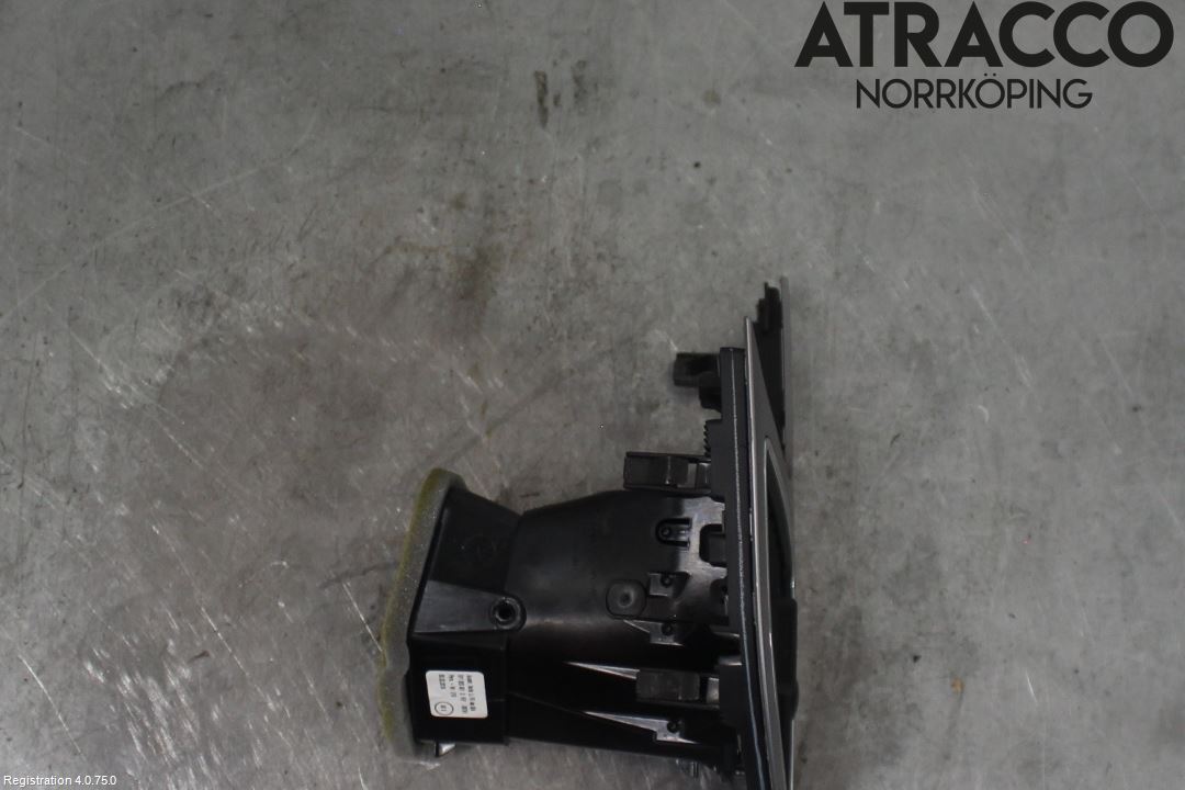 Seat LEON 13-20 Dashbord Kanal - Dyse