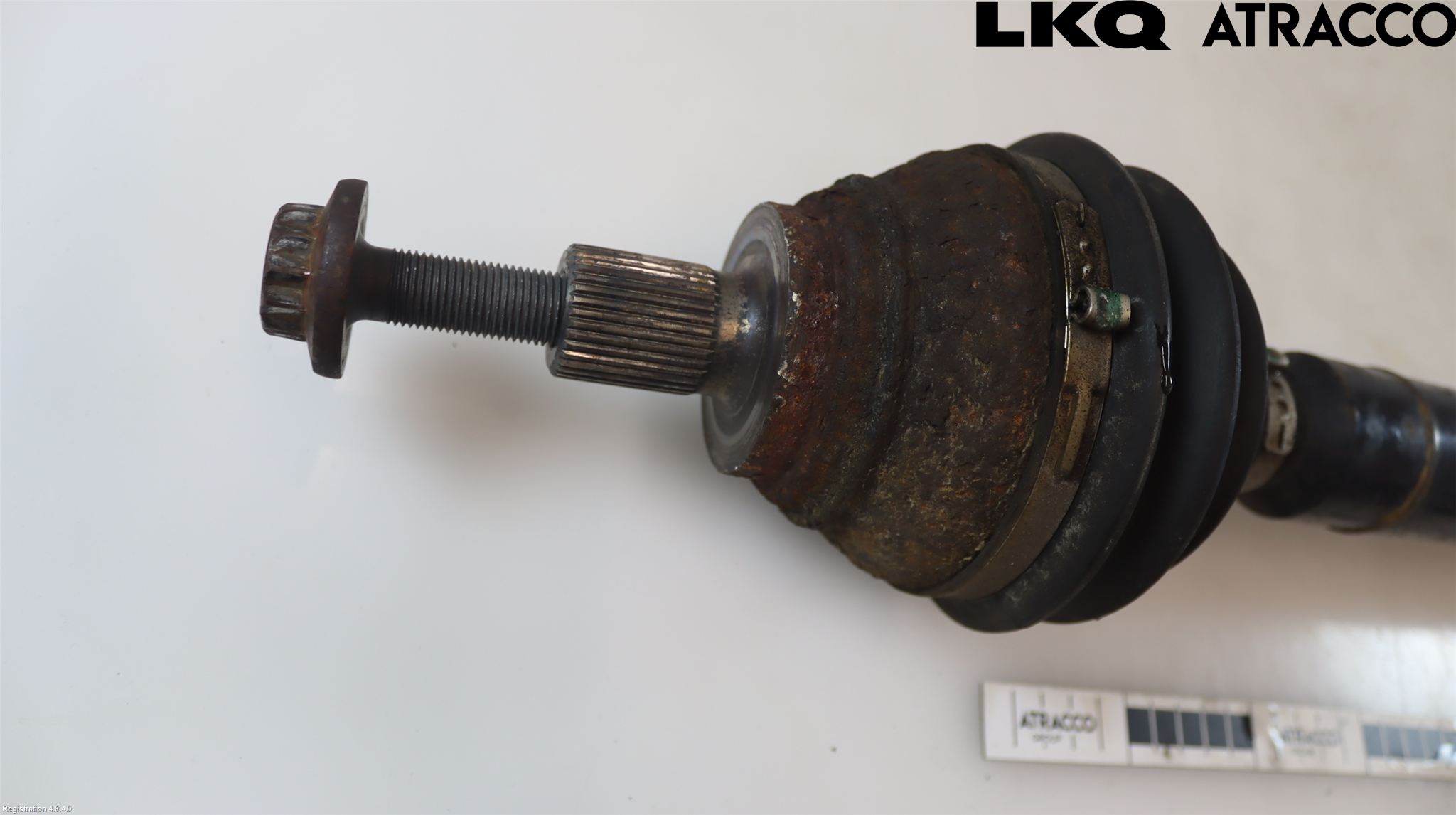 Volkswagen VW PASSAT 11-14 Drivaksel Foran Kompl Høyre
