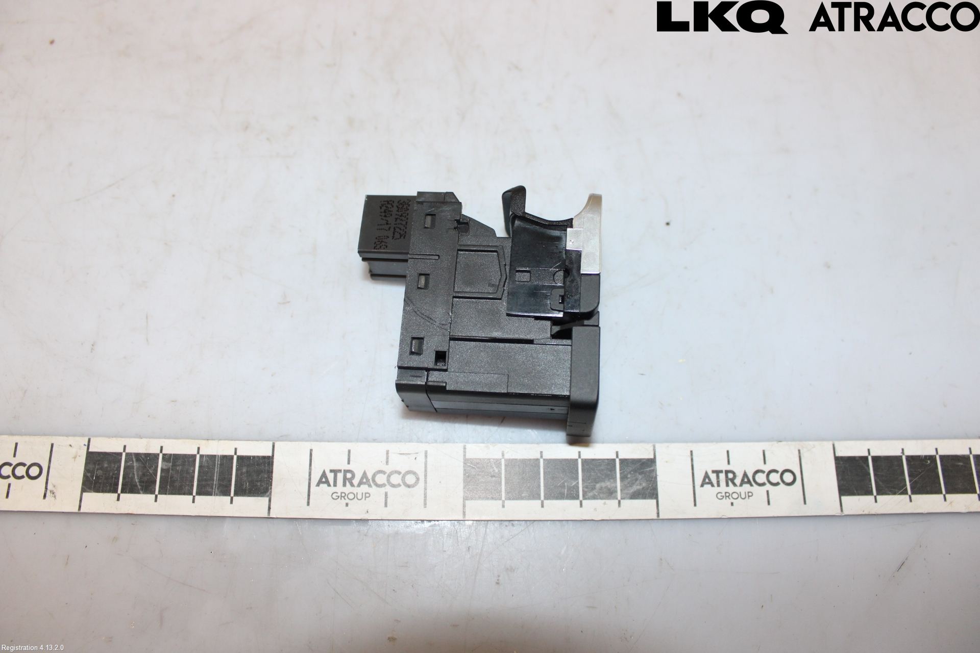 Volkswagen VW PASSAT 15-19 Bryter Parkeringsbrems