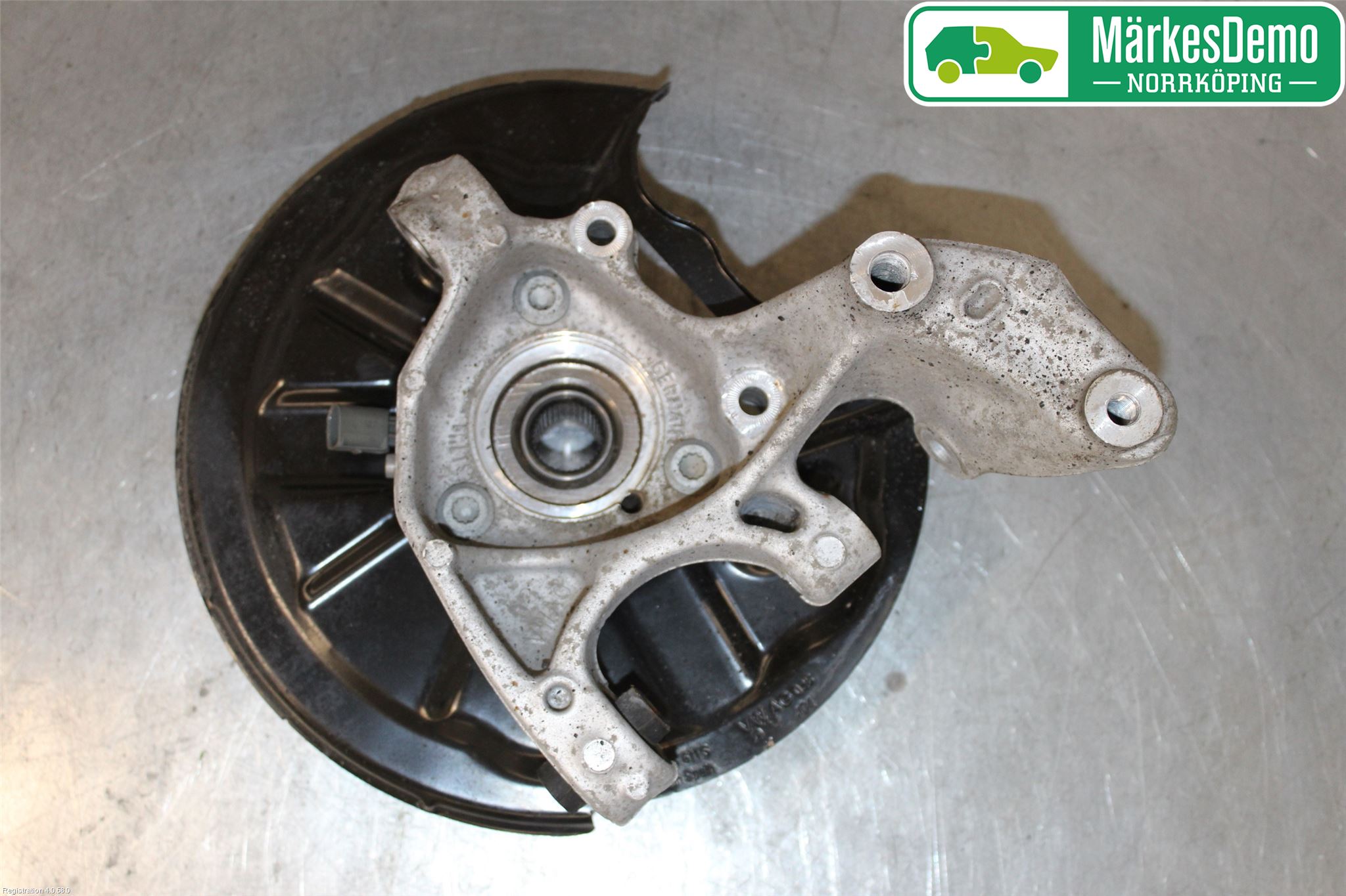 Volkswagen VW PASSAT 15-19 Spindel Vb