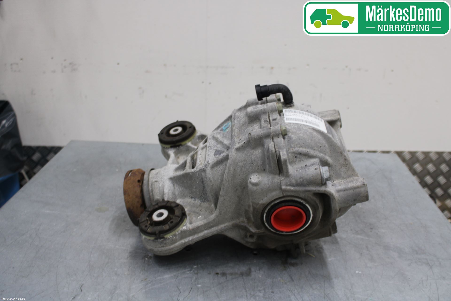 Jaguar XE (X760) 15-24 Bakaksel Kardang Bak -Diff