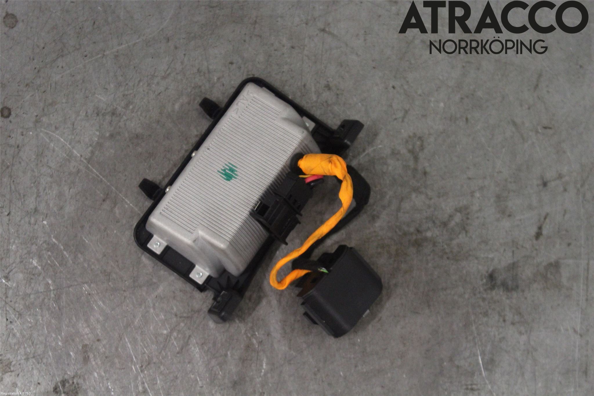 Skoda OCTAVIA (5E) 13-20 Inverter 12-)220V
