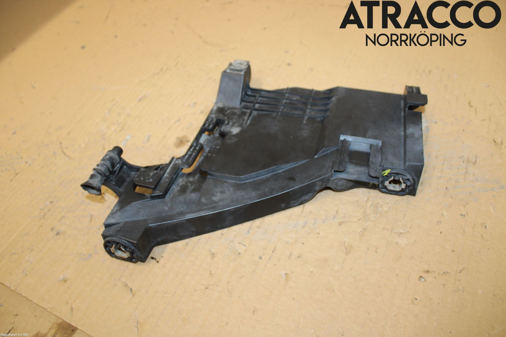 Audi A5 07-16 Frontlykt Holder-Feste
