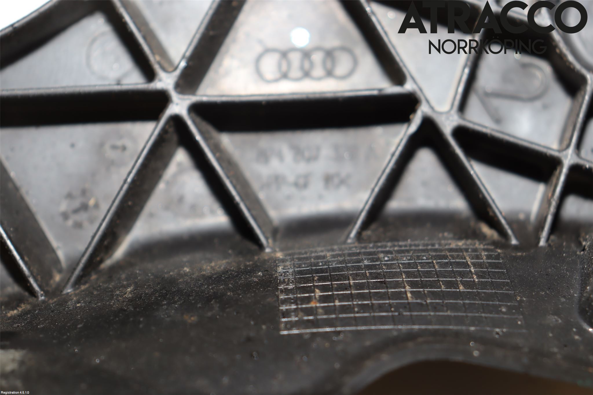 Audi A3/S3 05-13 Støtfangerfeste Bak Høyre