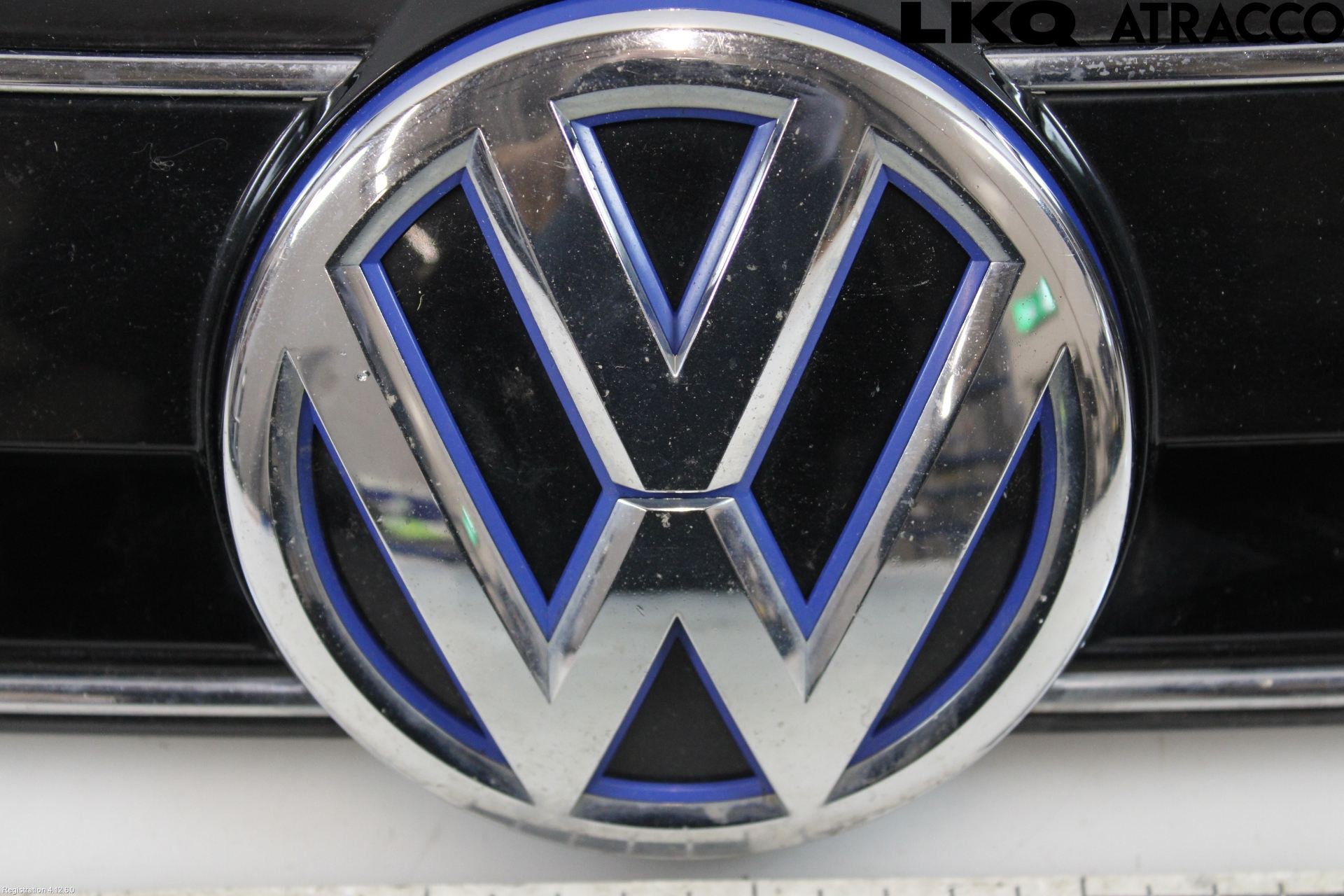Volkswagen VW JETTA VI 11- Grill Komplett