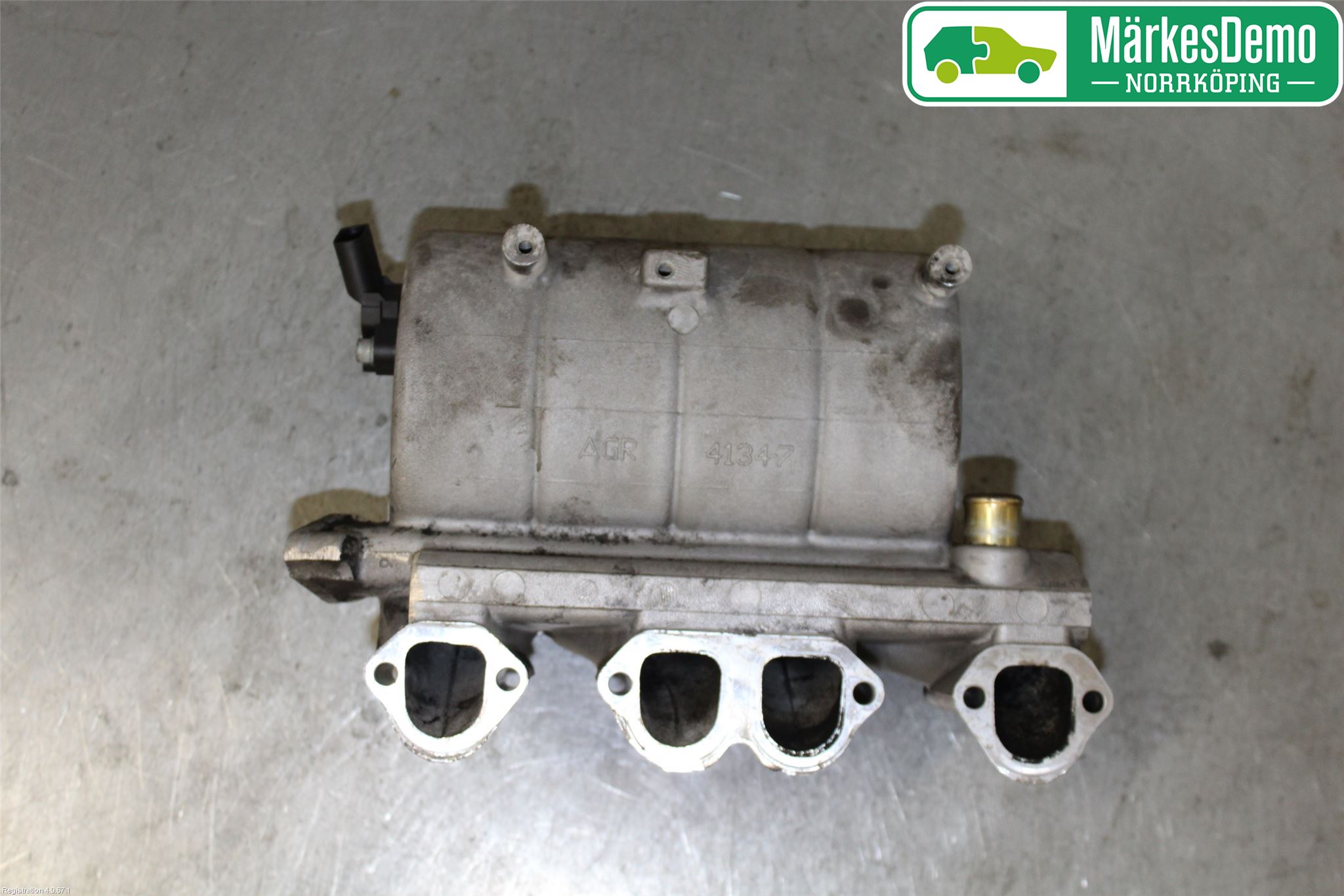 Volkswagen VW CADDY      04-10 Innsugningsmanifold