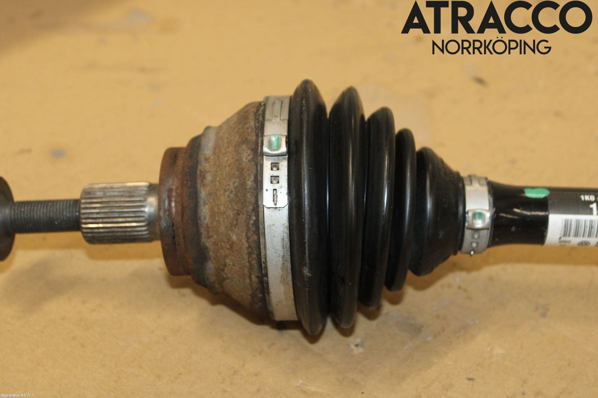Volkswagen VW PASSAT 11-14 Drivaksel Foran Kompl Venstre