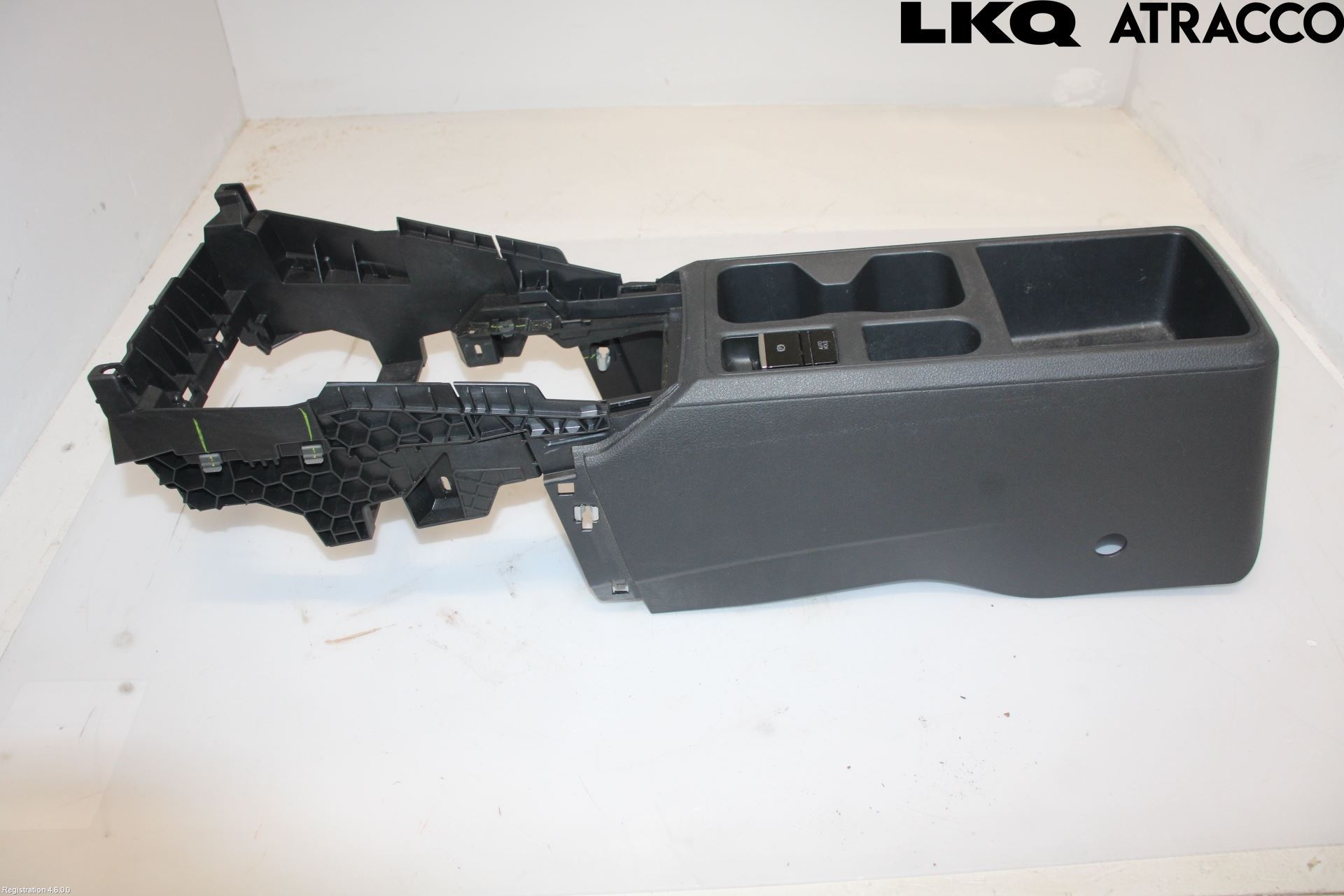 Volkswagen VW CADDY 21- Instrumentkonsoll Midt