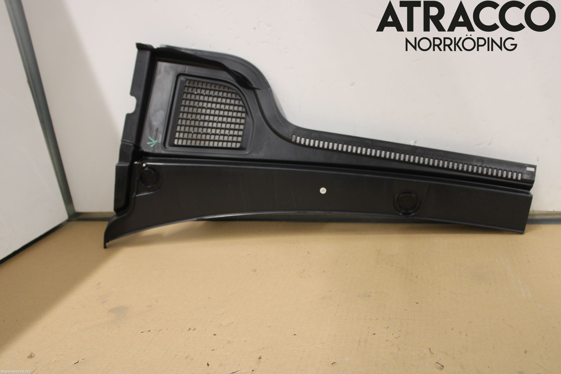 Volkswagen VW GOLF / E-GOLF VIII 20- Visker Deksel-Grill-Under Frr