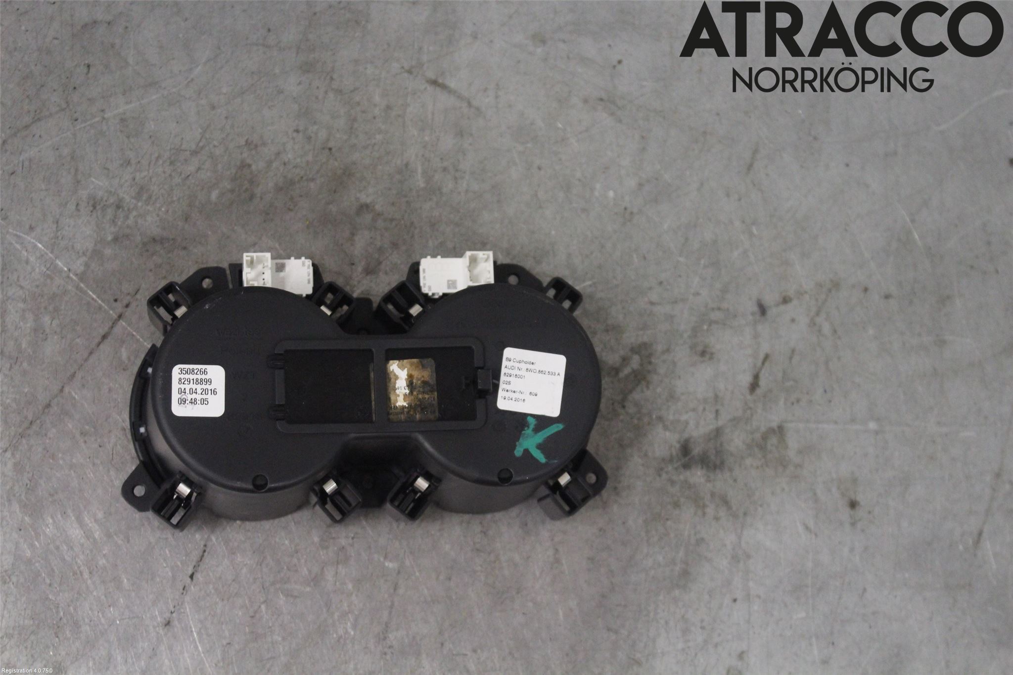 Audi A4/S4 B9 16-19 Innr Koppholder