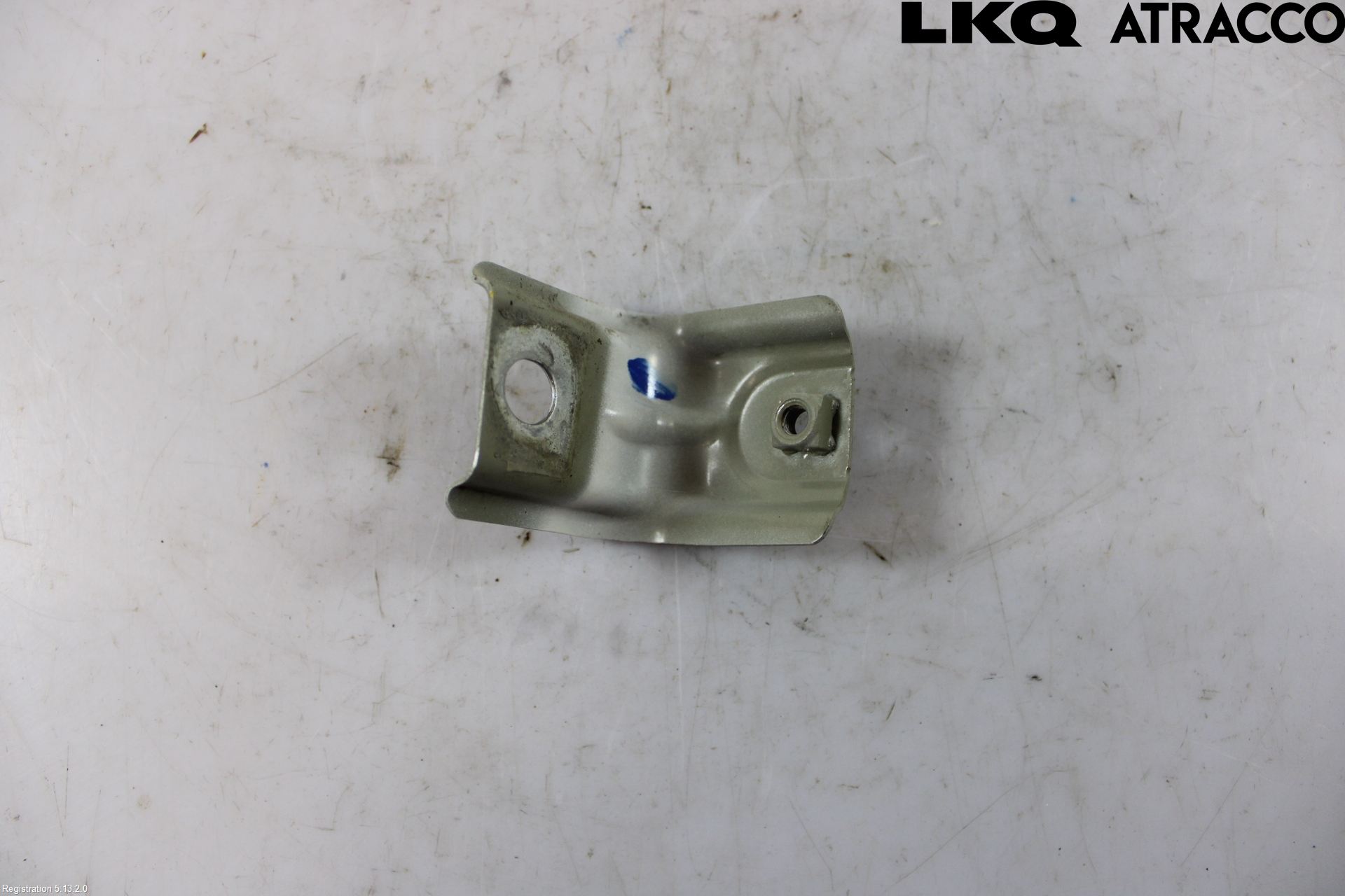 Volkswagen VW ID.7/TOURER 24- Frontskjermfeste Venstre