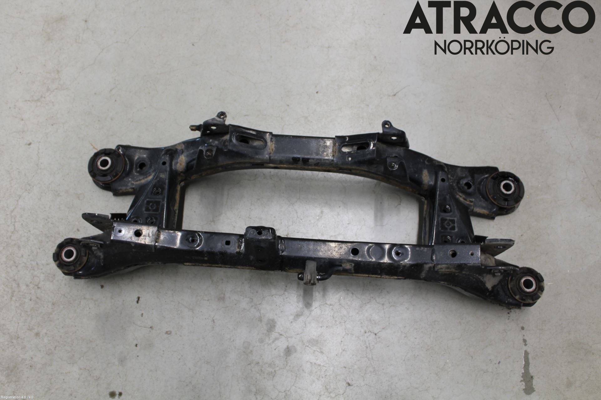 Toyota AURIS 13-19 Bakaksel Feste Travers-Ramme