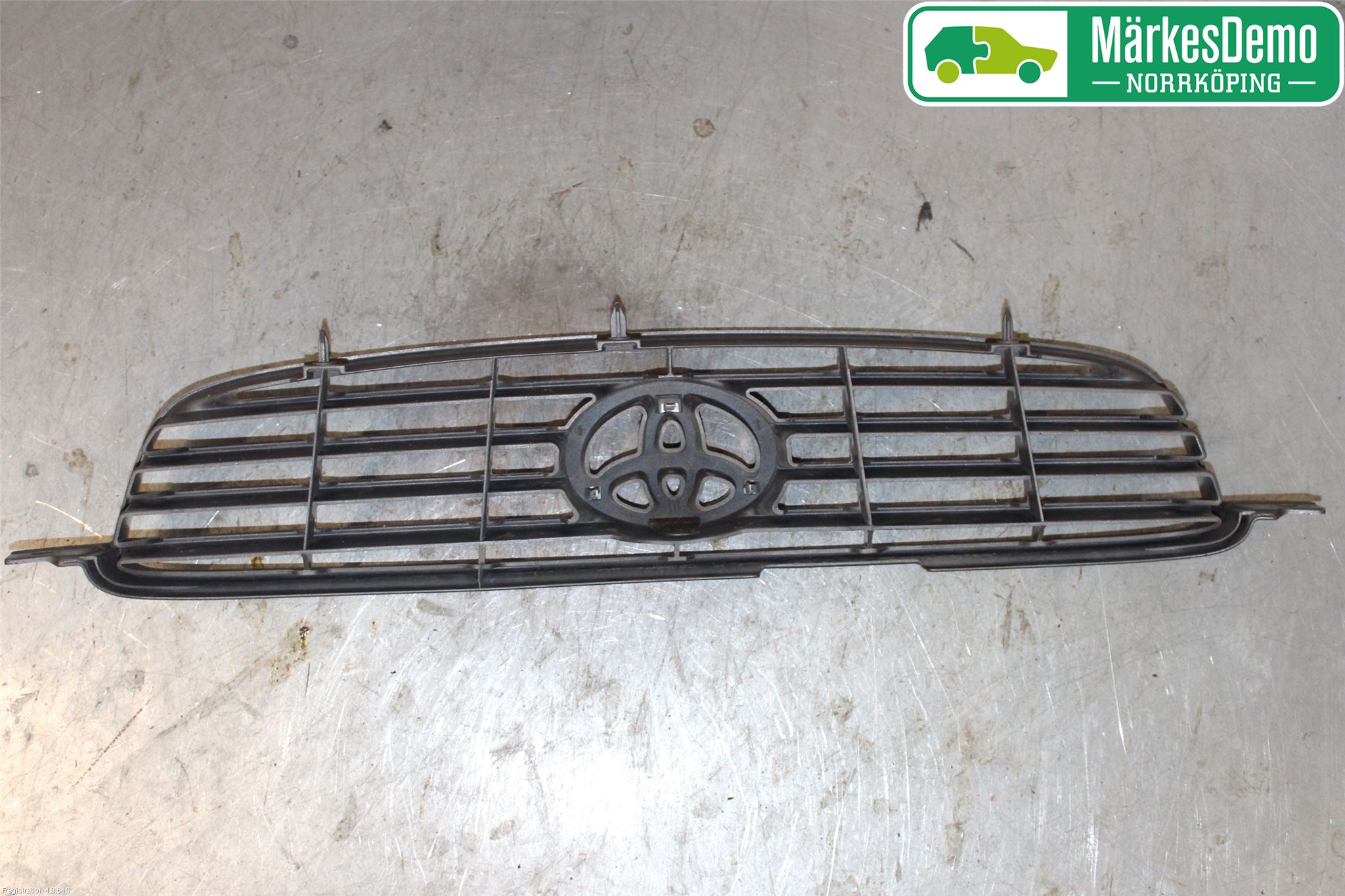 Toyota COROLLA 98-01 Grill Komplett