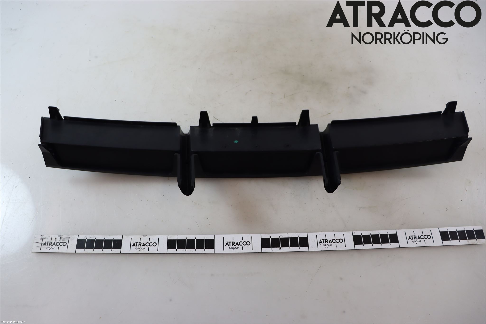 BMW 5 E60/61 Sed/Tou 02-10 Grilldel Midt