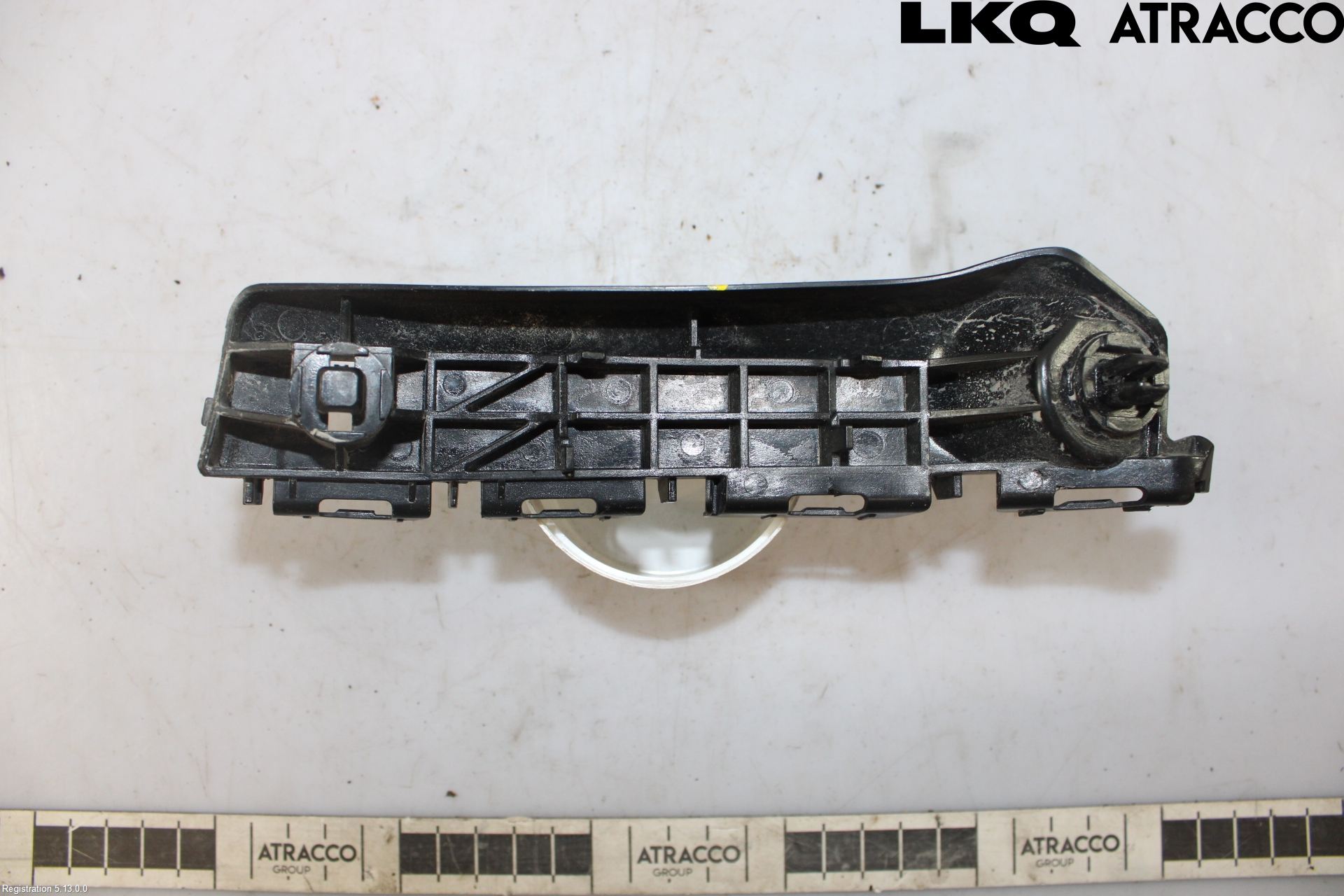 Toyota YARIS XP130 12-14 Støtfangerfeste Foran Høyre