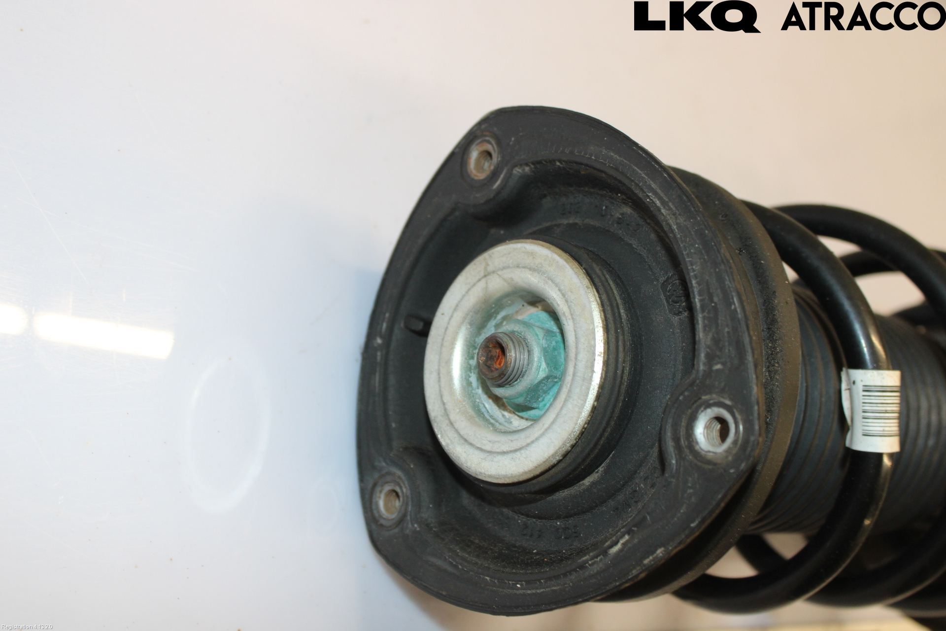 Volkswagen VW PASSAT 15-19 Fjærbein Foran Høyre