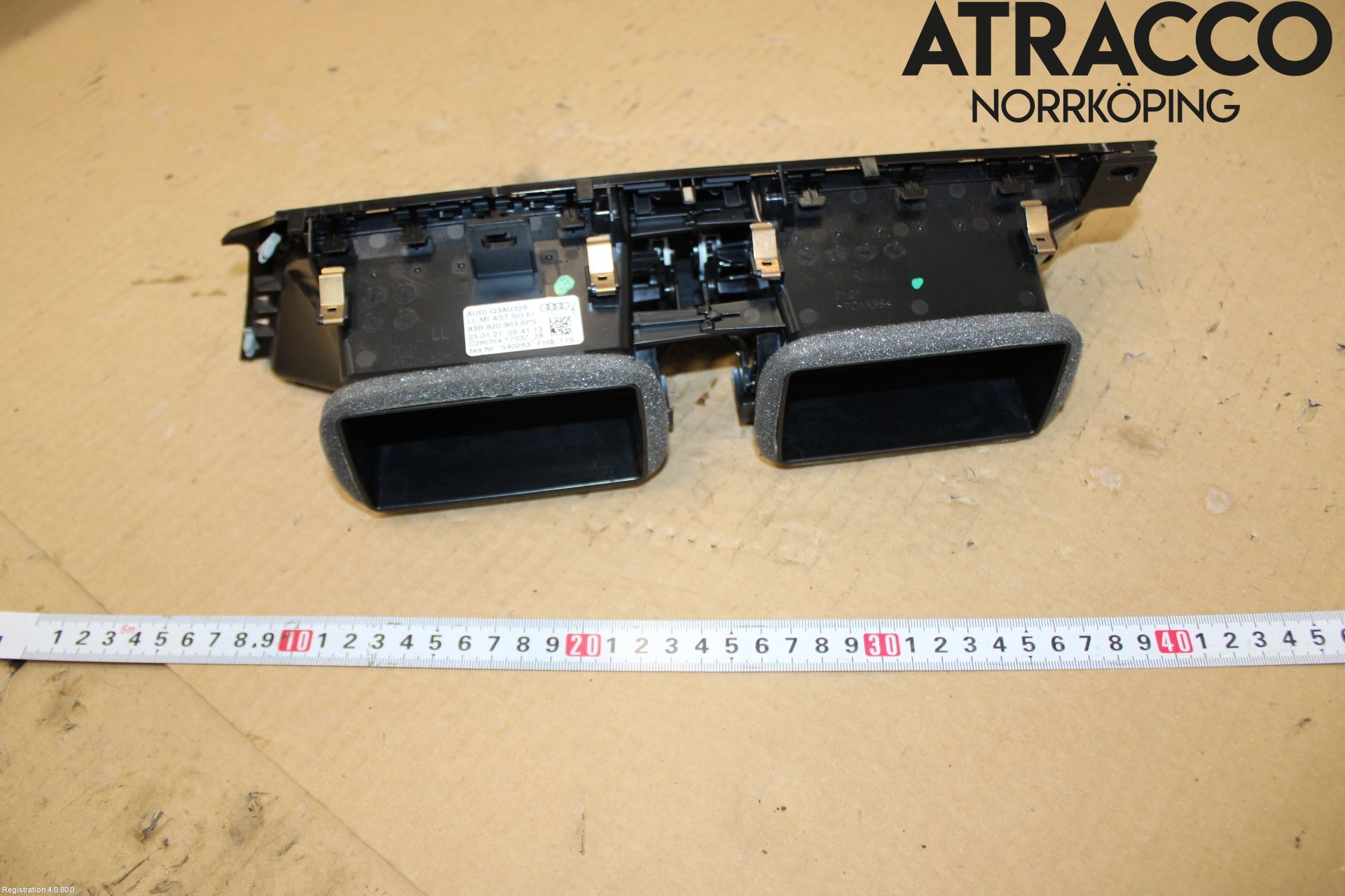 Audi Q3 F3 19- Dashbord Kanal - Dyse