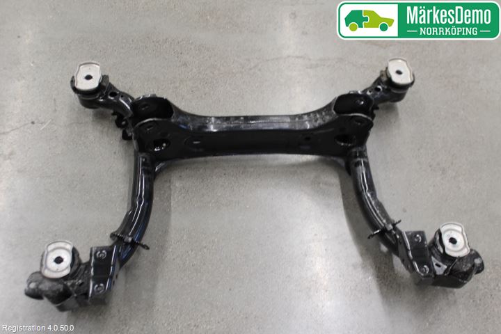 Audi A4/S4 B9 16-19 Bakaksel Feste Travers-Ramme