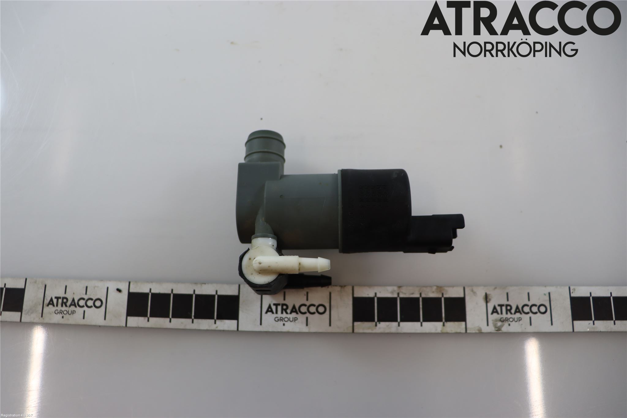 Nissan QASHQAI   07-10 Spylerpumpe Frontrute
