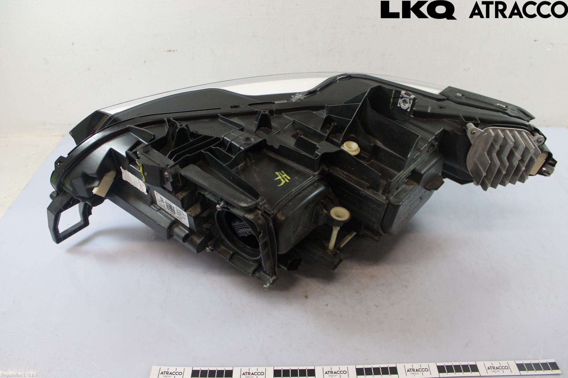 Volkswagen VW ID.7/TOURER 24- Frontlykt Høyre