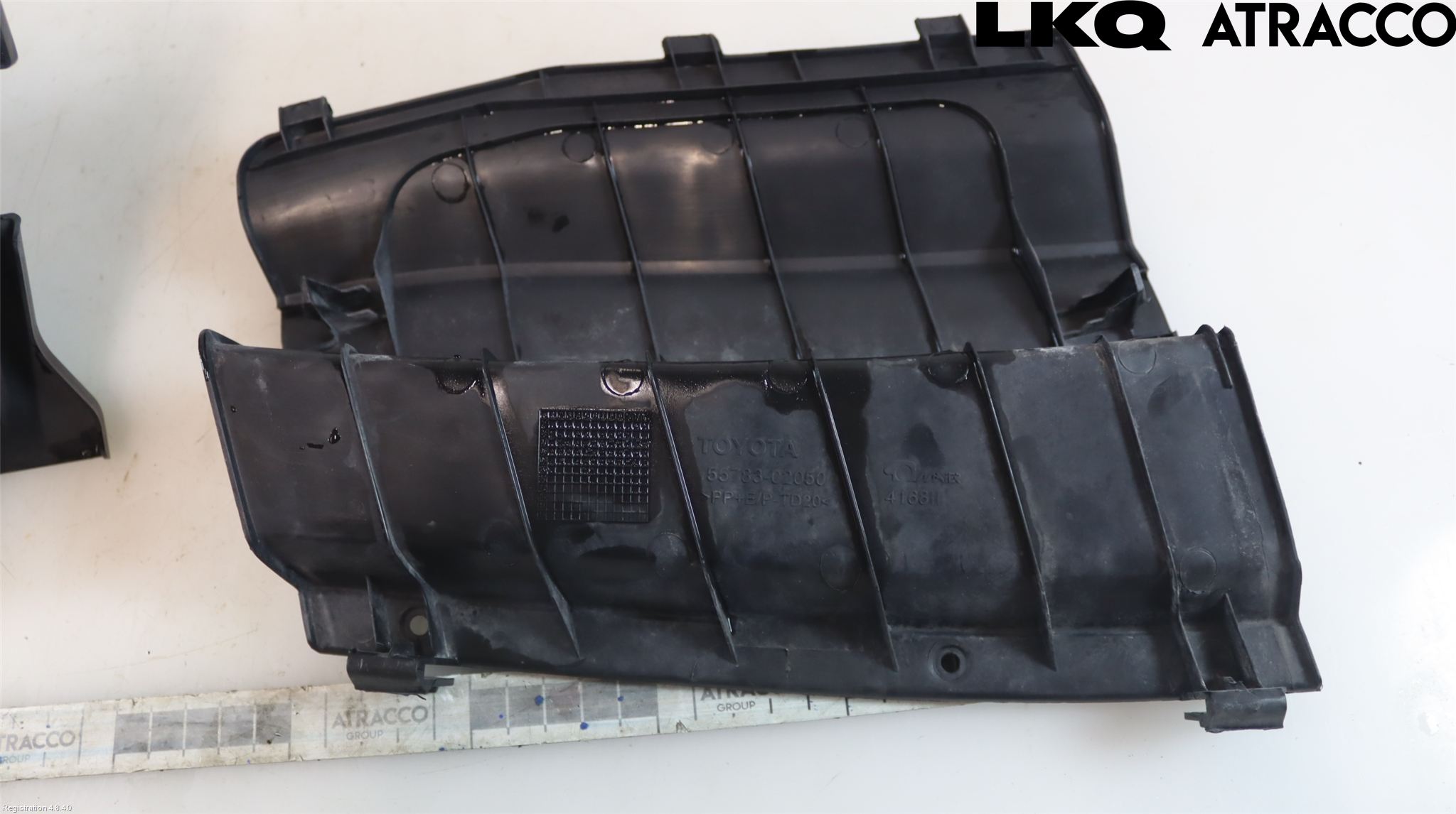 Toyota AURIS 10-12 Visker Deksel-Grill-Under Frr