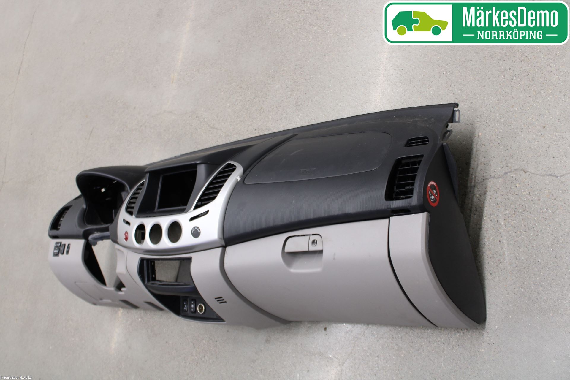 Mitsubishi L200 06-15 Dashbord