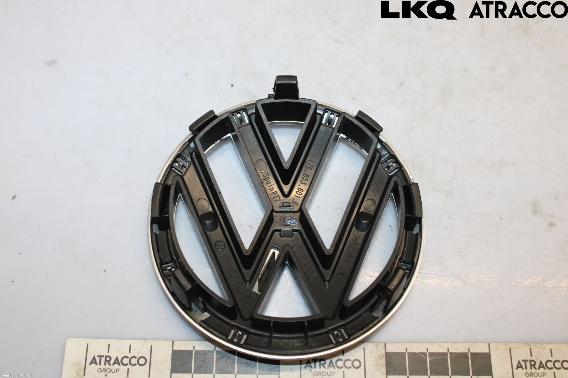 Volkswagen VW PASSAT 11-14 Emblem