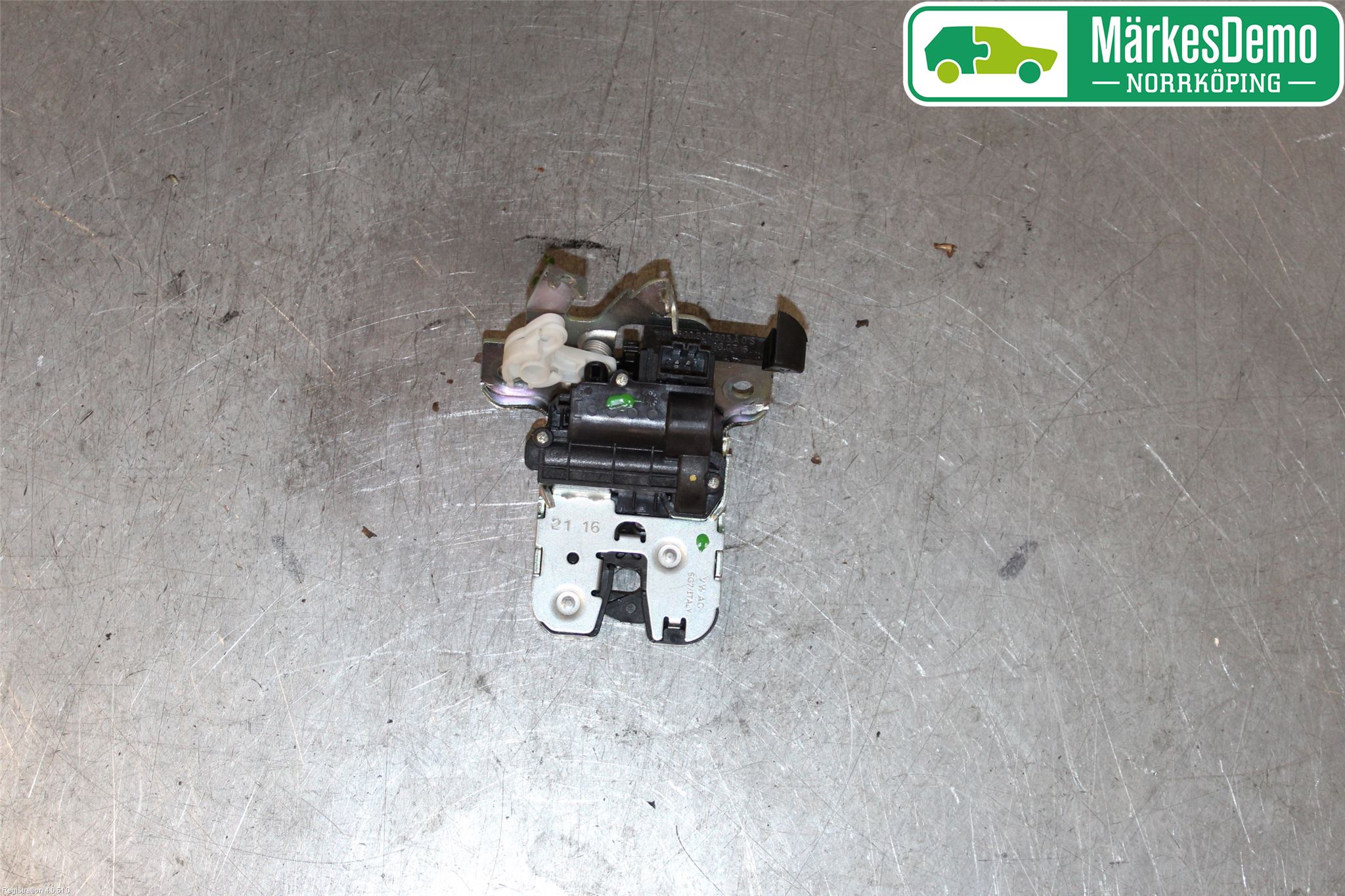 Audi A4/S4 B9 16-19 Bakluke-Lokk Låsekasse