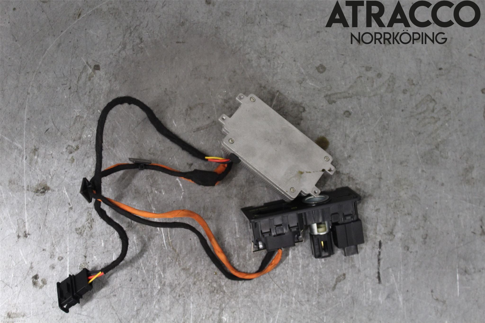 Volkswagen VW ARTEON 17- Inverter 12-)220V