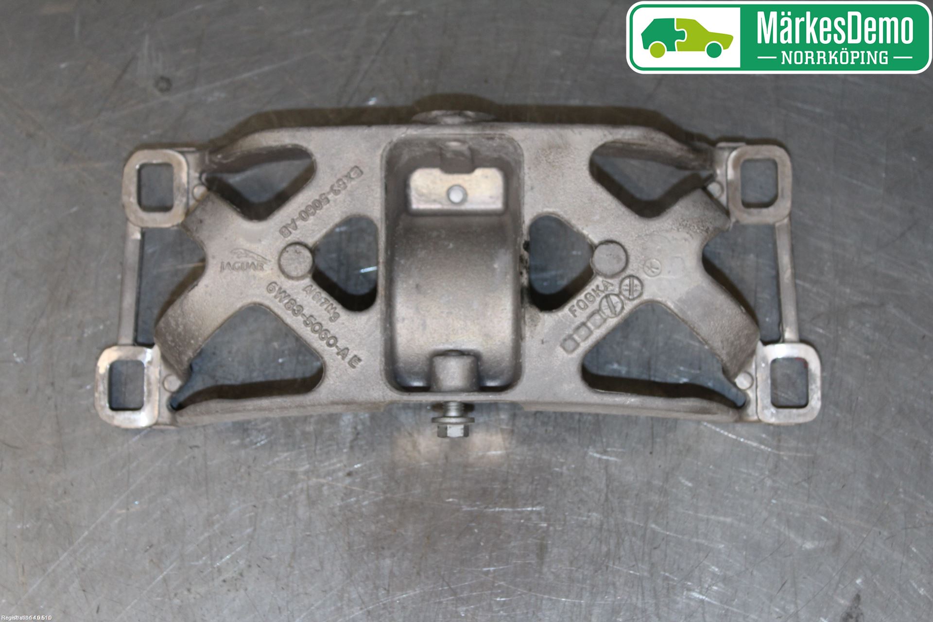 Jaguar F-TYPE Gearkasse Bjelke - Travers