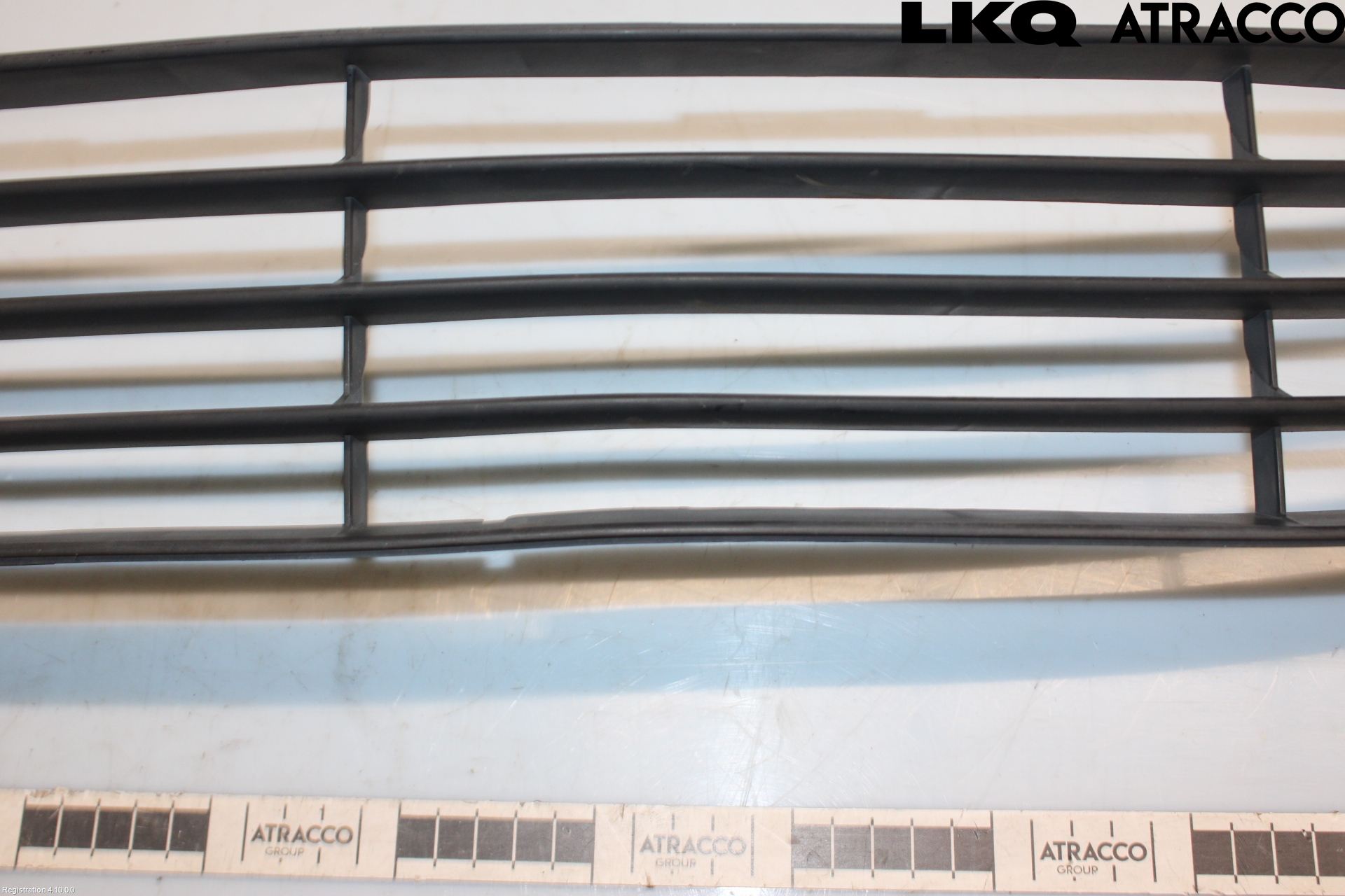 Ford FIESTA     02-05 Grilldel Midt